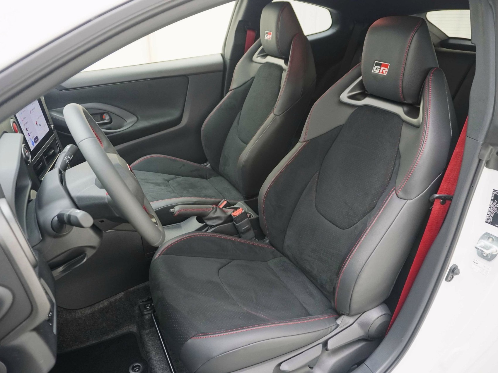 TOYOTA GR Yaris 1.6 Turbo Sport 4x4 ** mit Pack Aero **-image-8