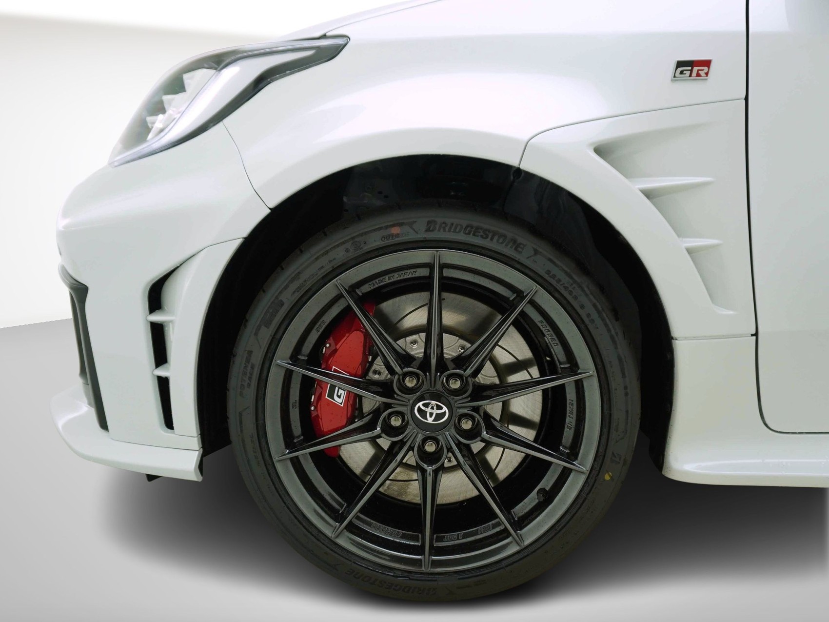 TOYOTA GR Yaris 1.6 Turbo Sport 4x4 ** mit Pack Aero **-image-7