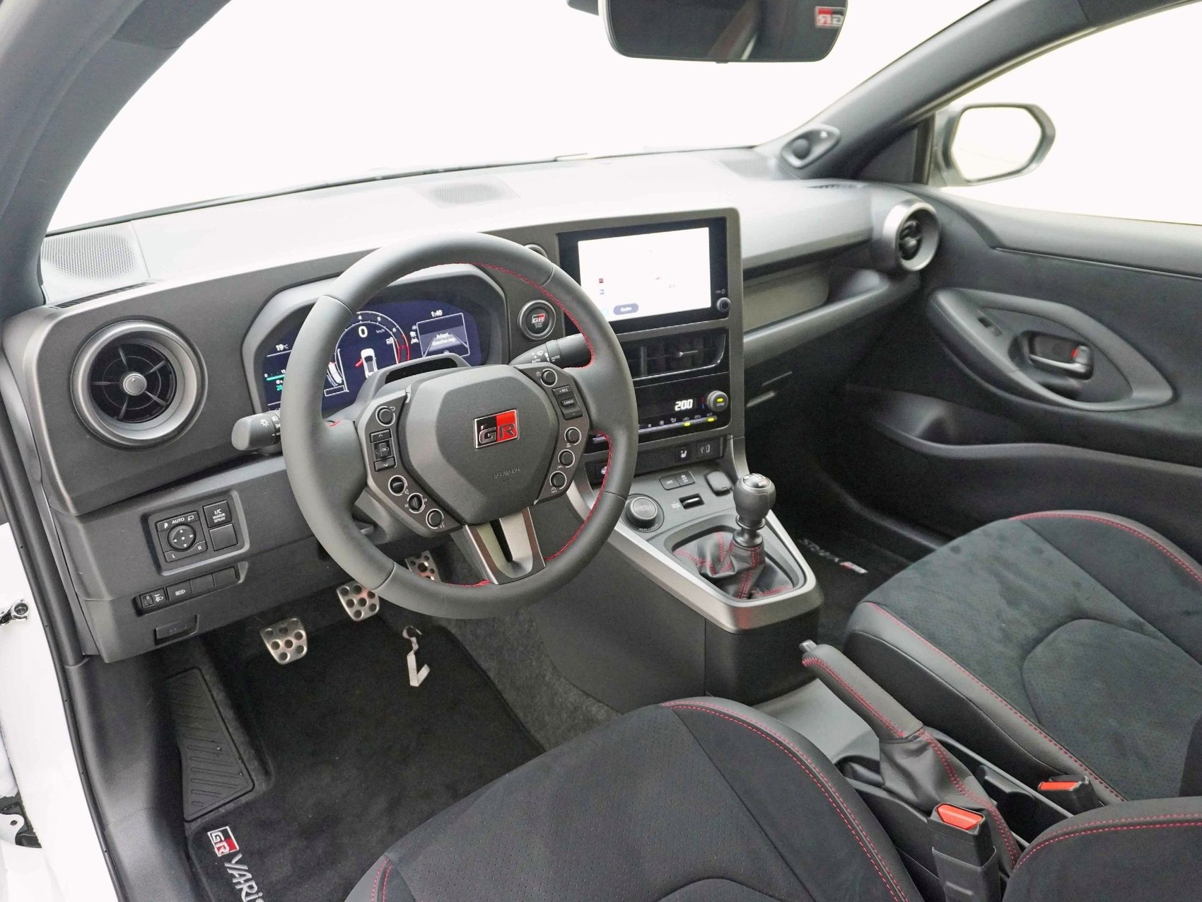 TOYOTA GR Yaris 1.6 Turbo Sport 4x4 ** mit Pack Aero **-image-11