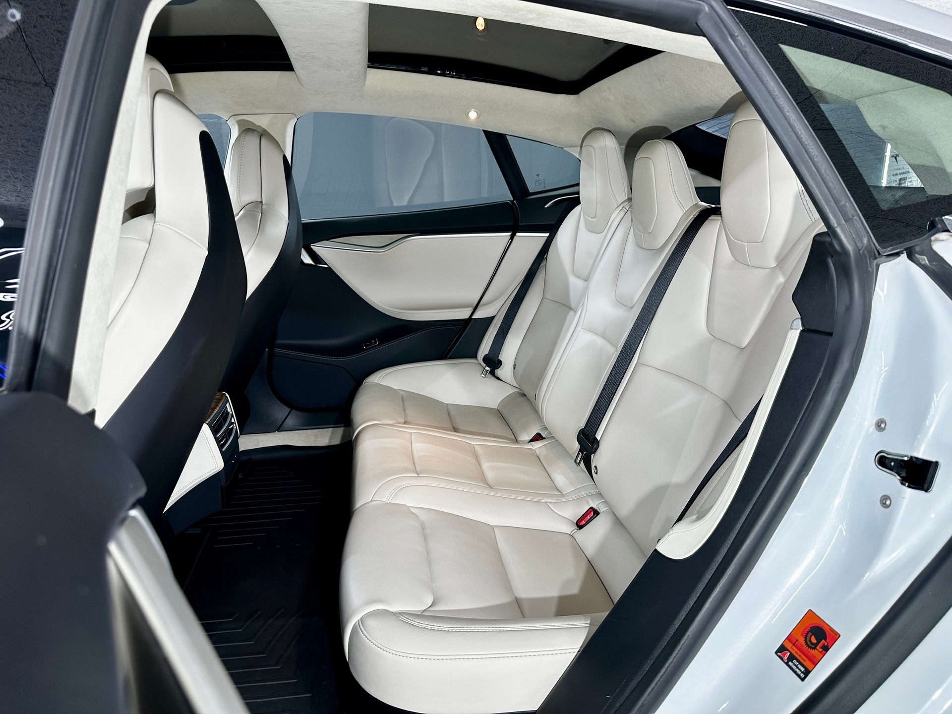 TESLA Model S 100 D-image-27