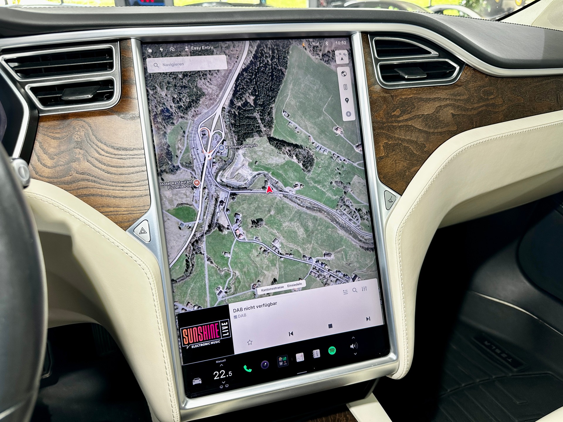 TESLA Model S 100 D-image-19