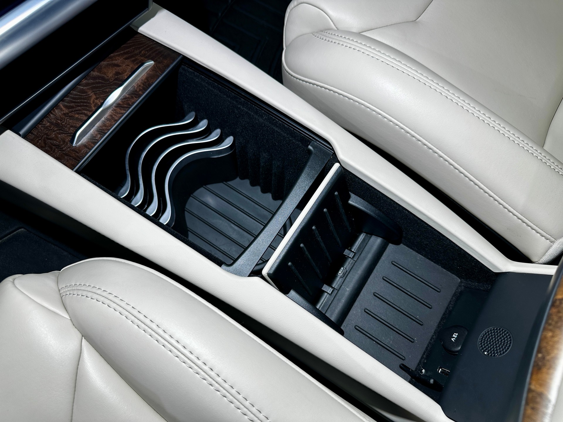 TESLA Model S 100 D-image-23