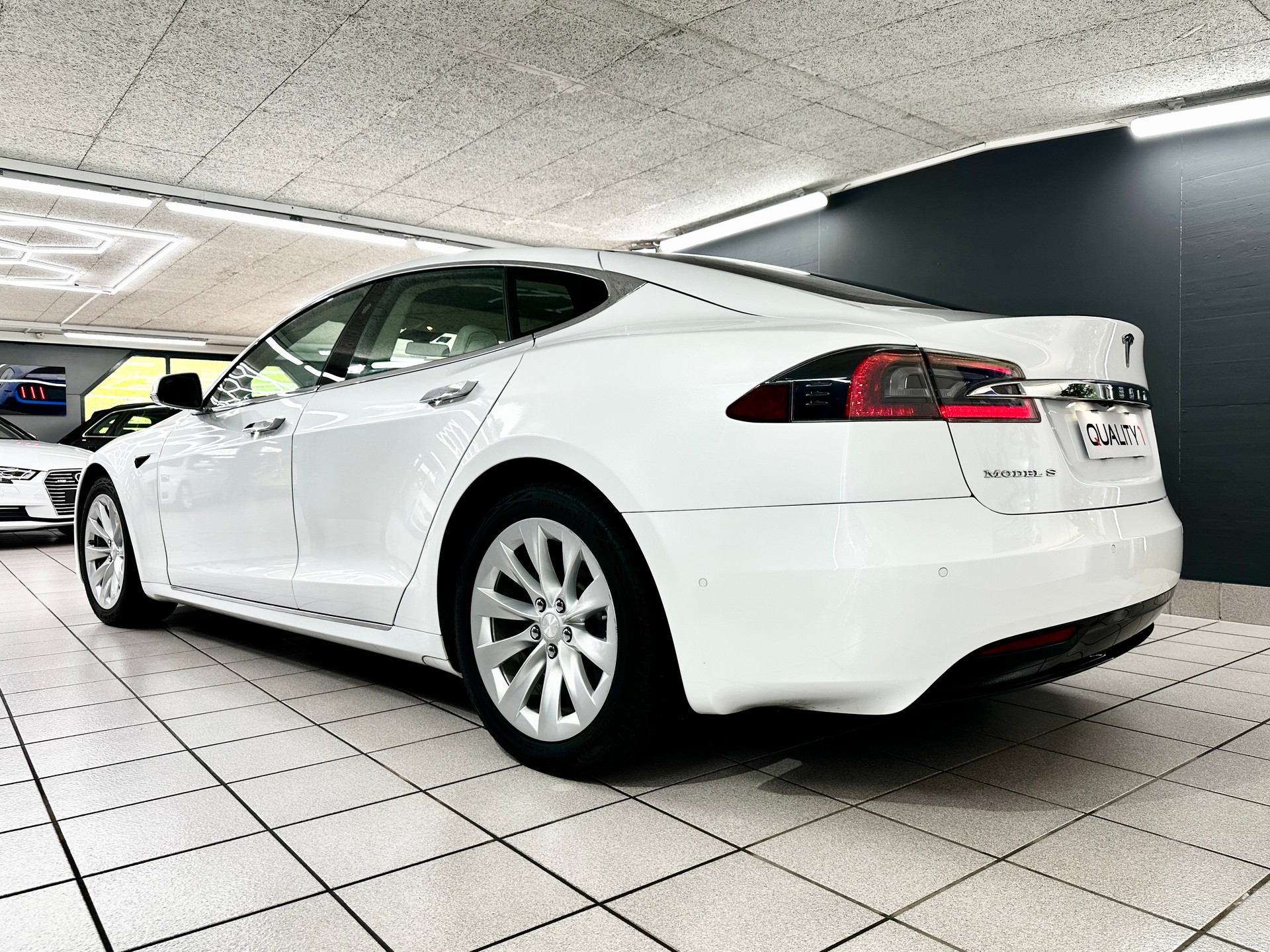 TESLA Model S 100 D-image-6