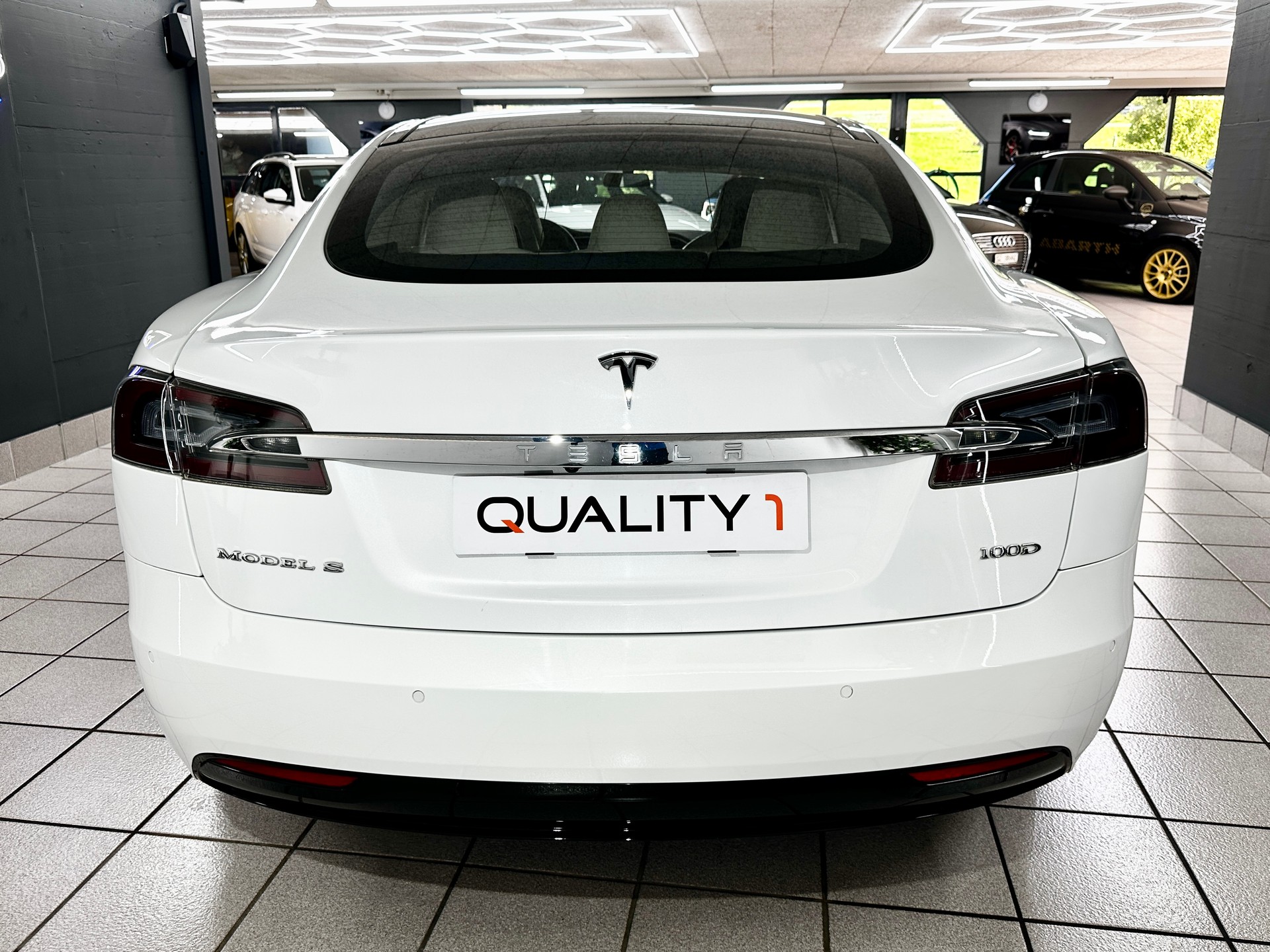 TESLA Model S 100 D-image-3