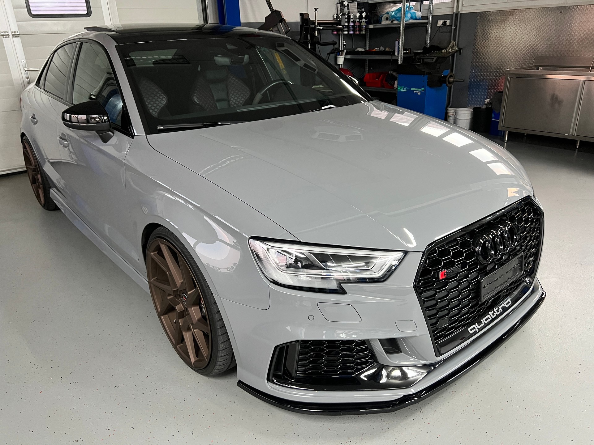 AUDI RS3 Limousine 2.5 TSI quattro S-tronic-image-1