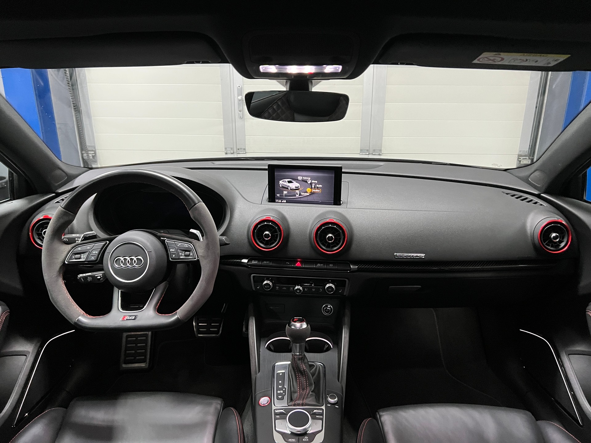 AUDI RS3 Limousine 2.5 TSI quattro S-tronic-image-7