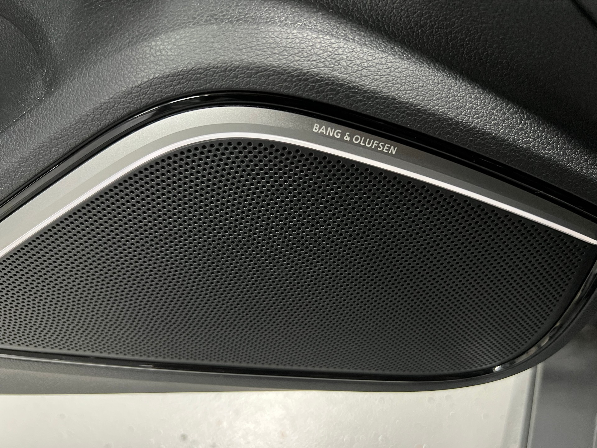 AUDI RS3 Limousine 2.5 TSI quattro S-tronic-image-13