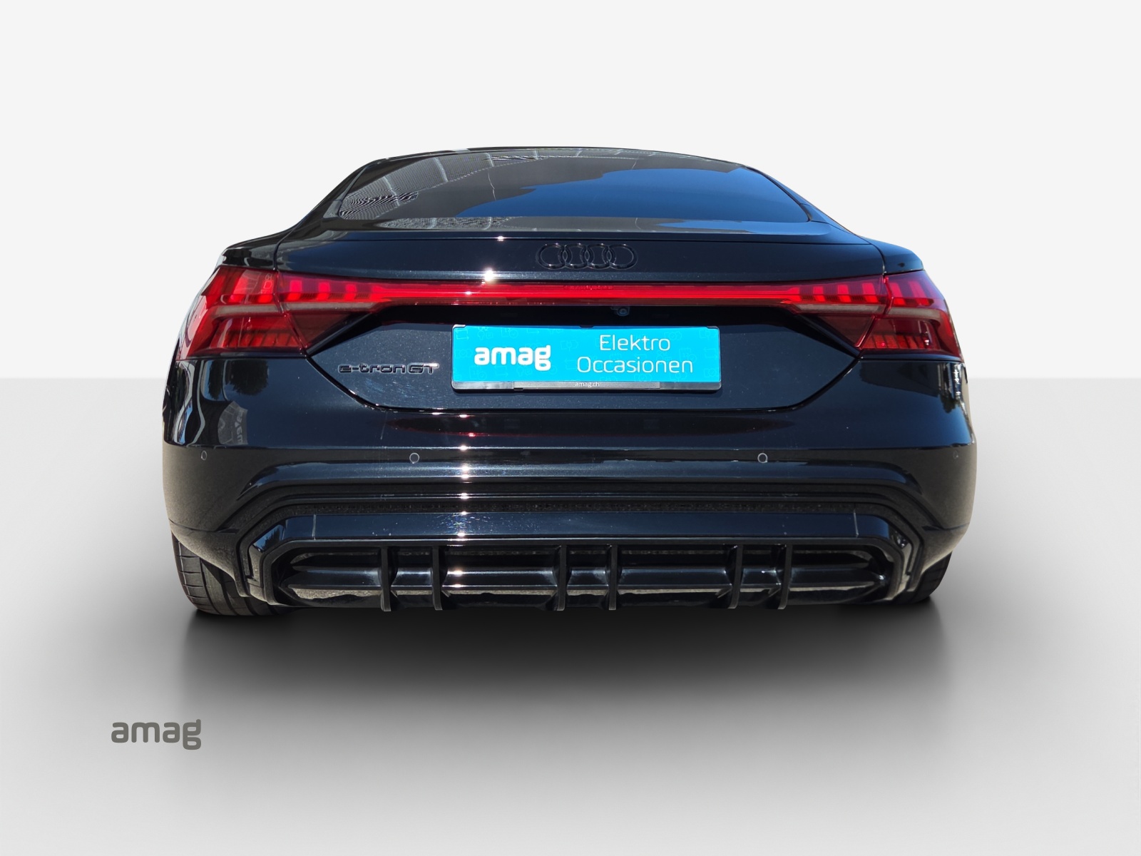 AUDI e-tron GT quattro-image-3