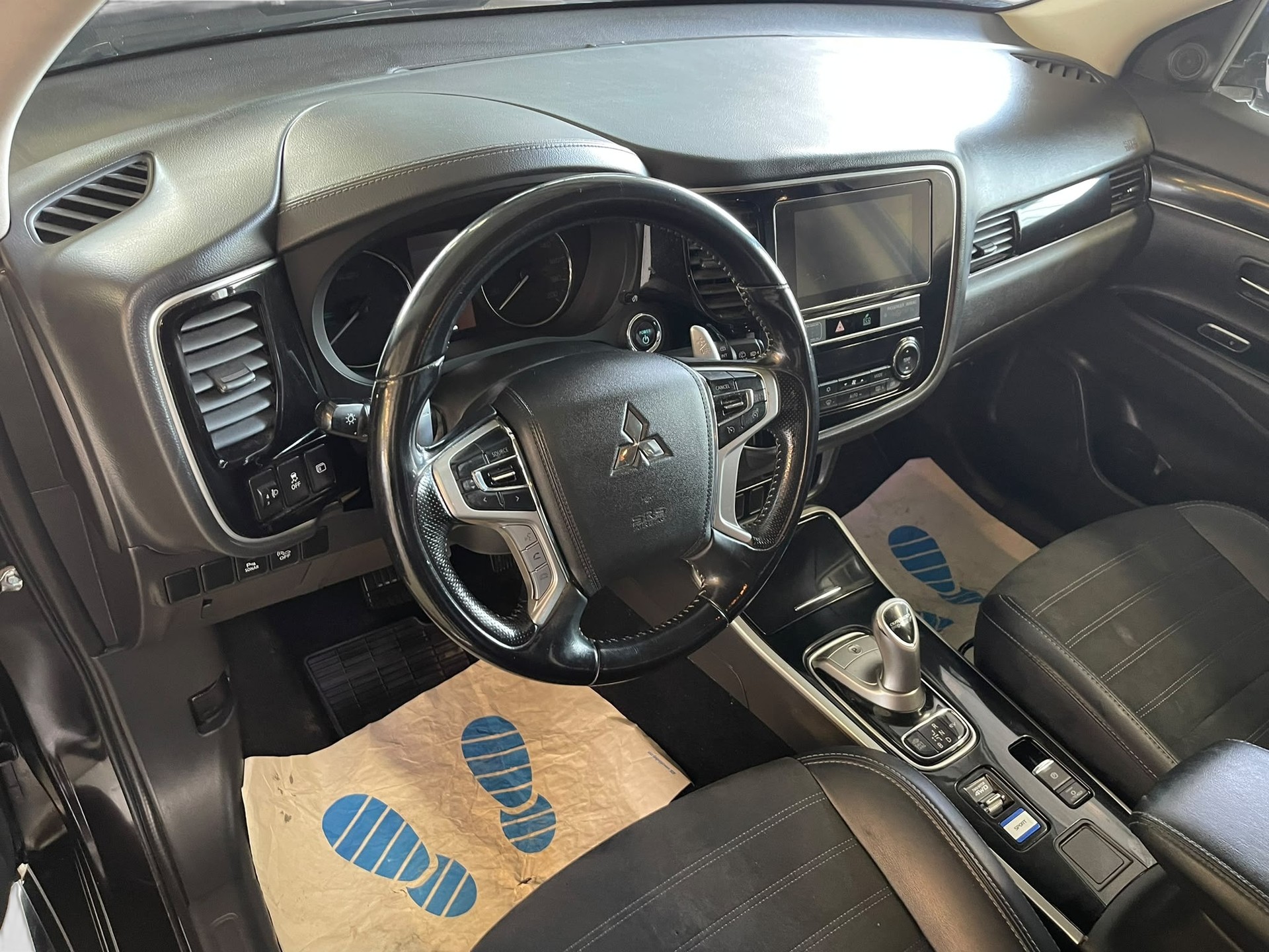 MITSUBISHI OUTLANDER 2.4 PHEV Value 4WD Automatic | CH-Auto | 1-Hand | Ab MFK 03.2025 | Rückfahrkamera-image-7