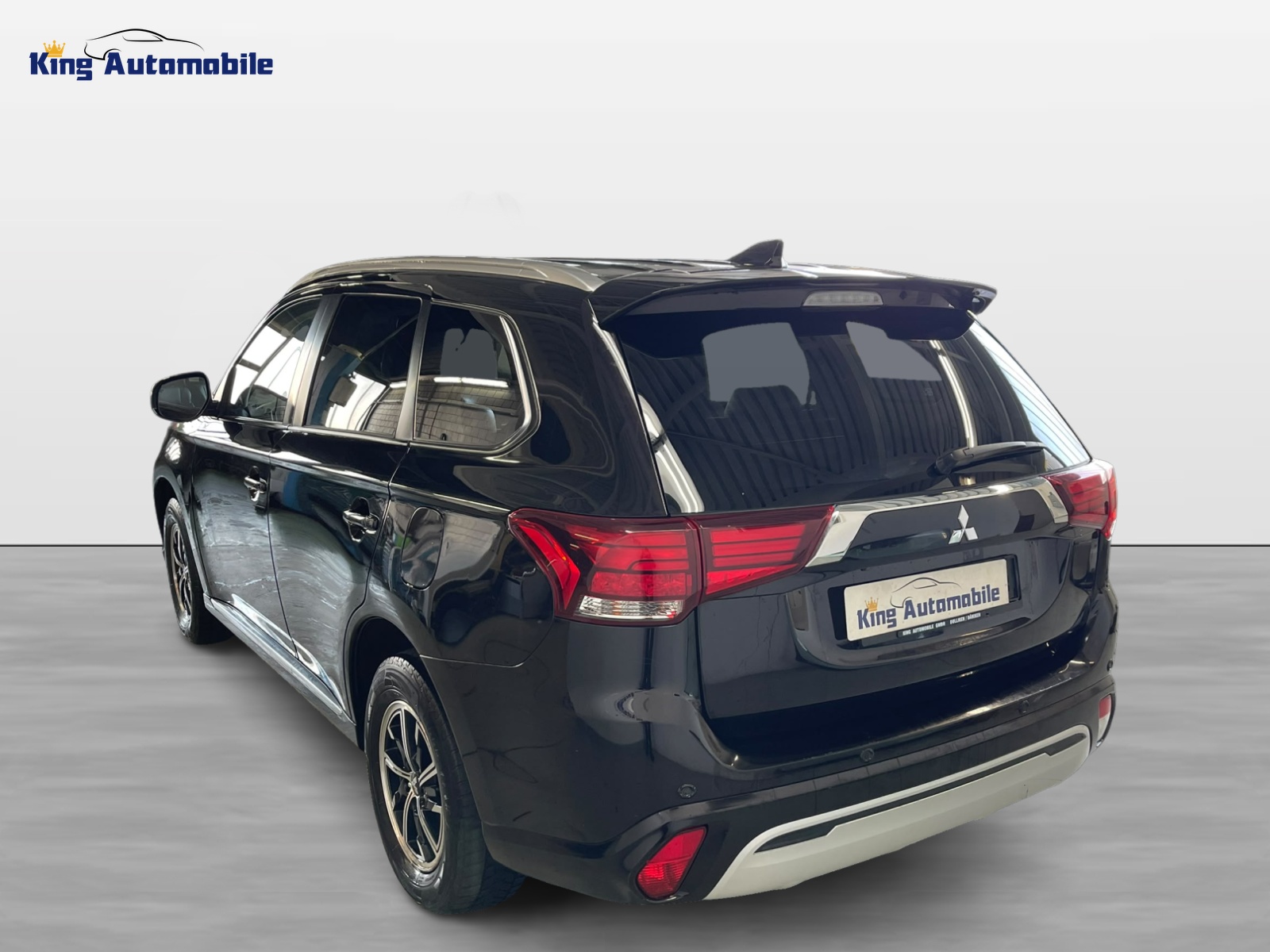 MITSUBISHI OUTLANDER 2.4 PHEV Value 4WD Automatic | CH-Auto | 1-Hand | Ab MFK 03.2025 | Rückfahrkamera-image-4