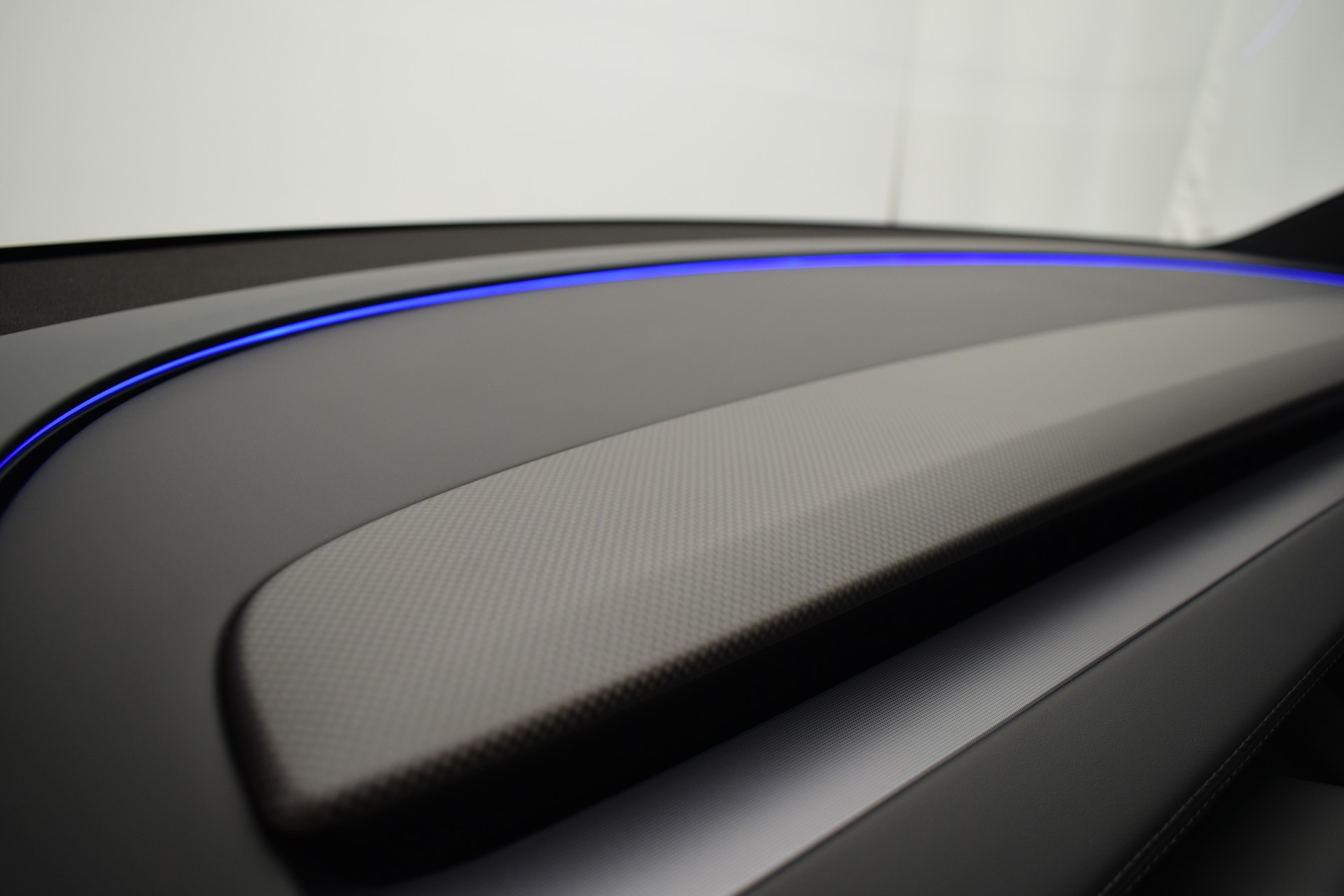 TESLA Model Y Performance AWD 626PS, Neuwagen, CH Typenschein "stealth grey"-image-27