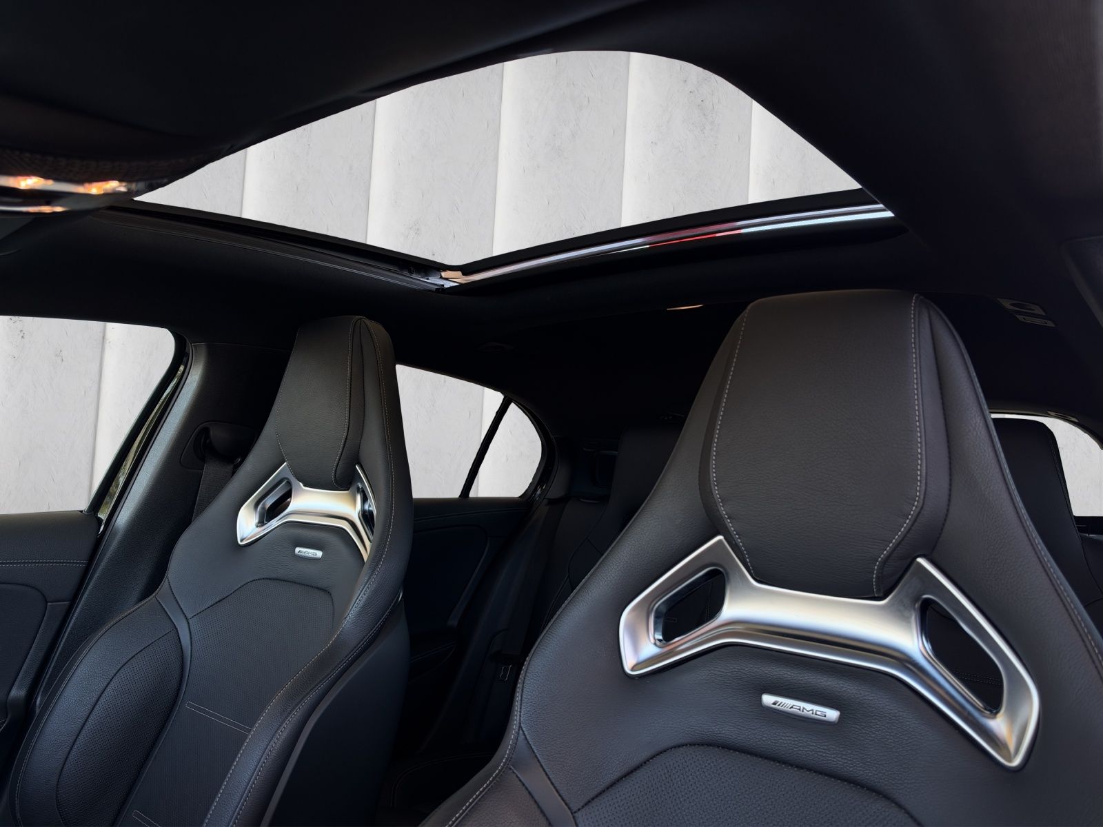 MERCEDES-BENZ A 45 AMG A 45 S AMG 4Matic+ Speedshift-image-18