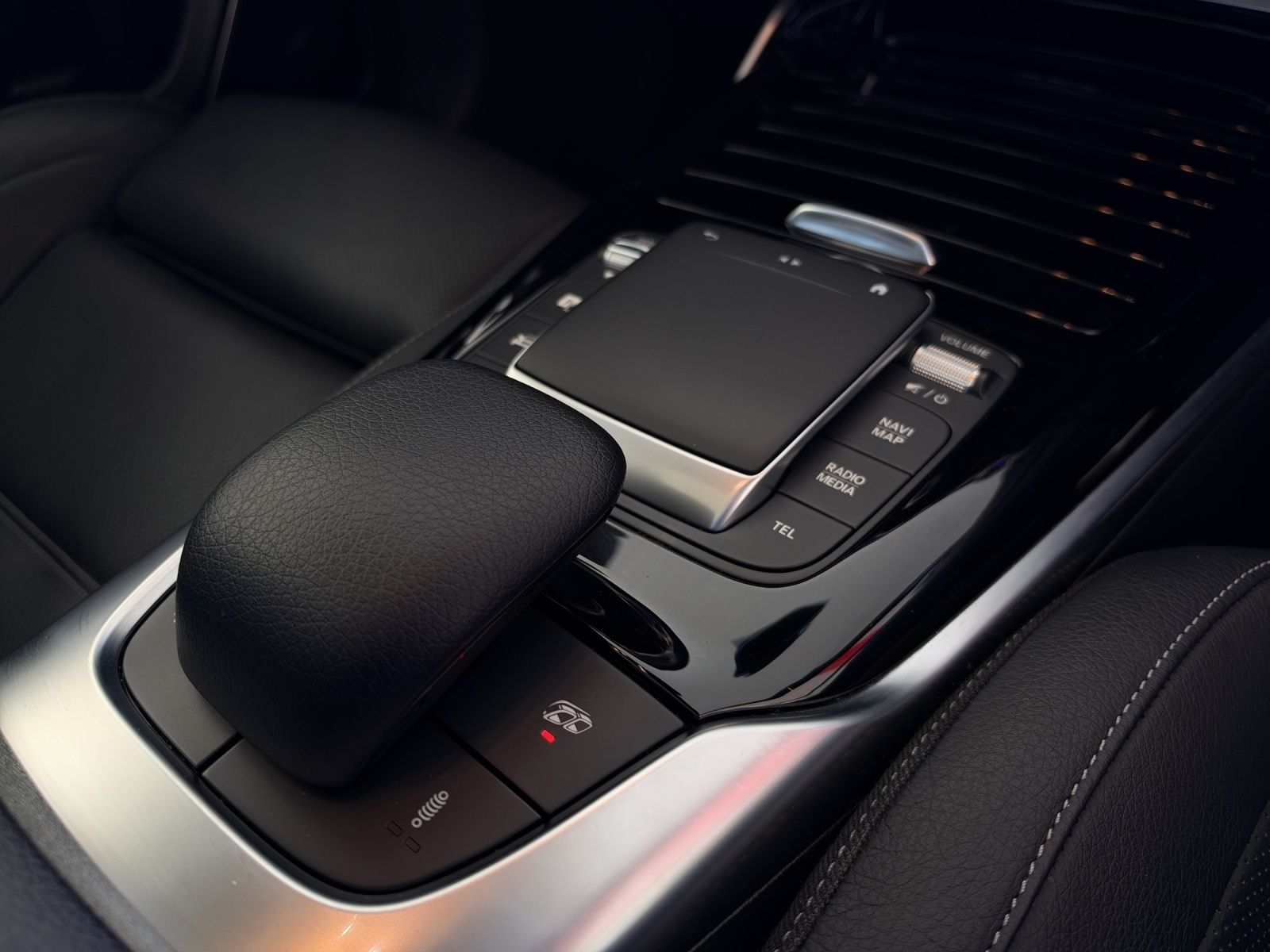 MERCEDES-BENZ A 45 AMG A 45 S AMG 4Matic+ Speedshift-image-13