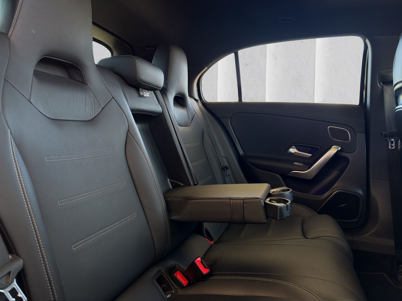 MERCEDES-BENZ A 45 AMG A 45 S AMG 4Matic+ Speedshift-image-16