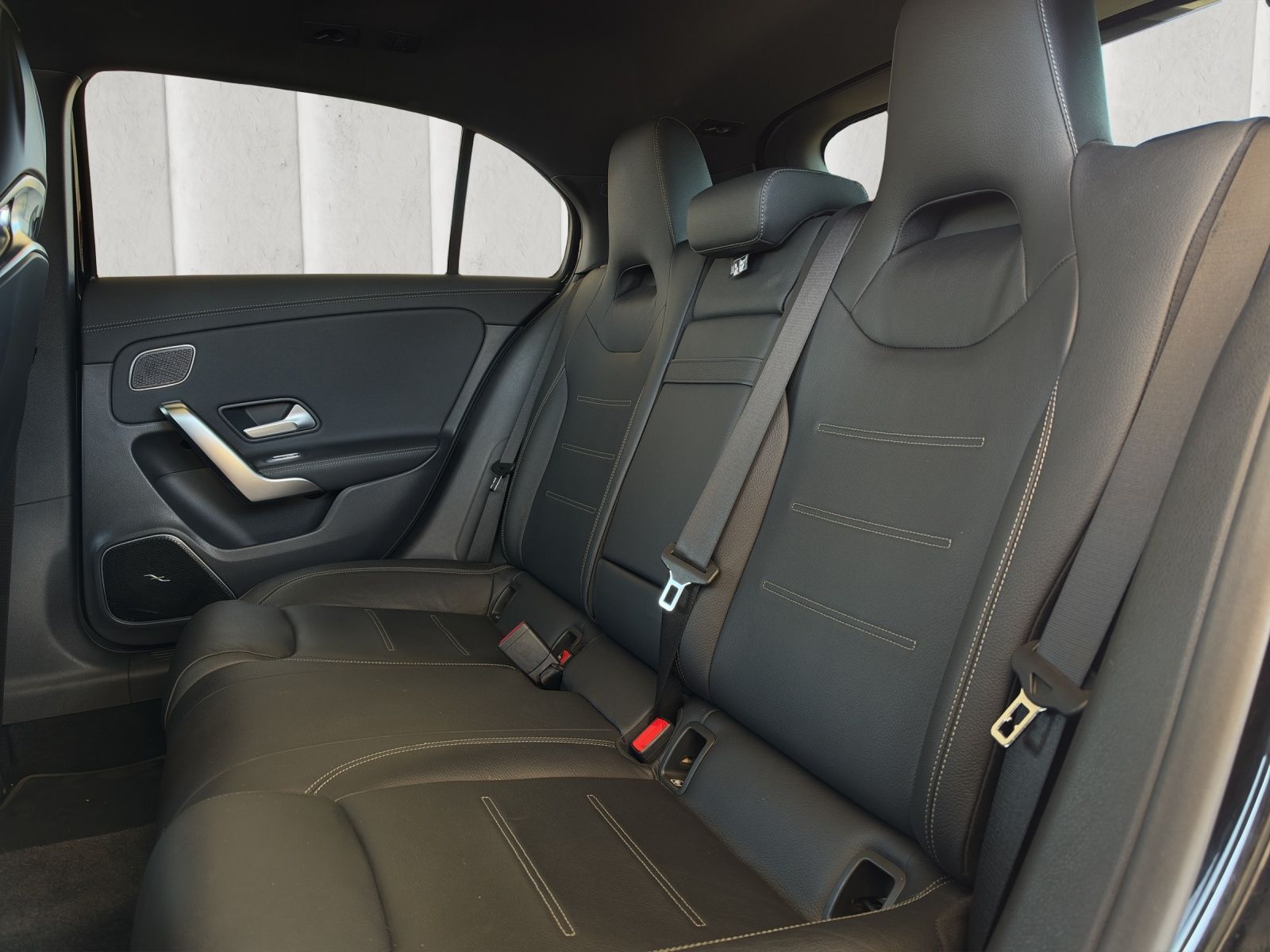 MERCEDES-BENZ A 45 AMG A 45 S AMG 4Matic+ Speedshift-image-10