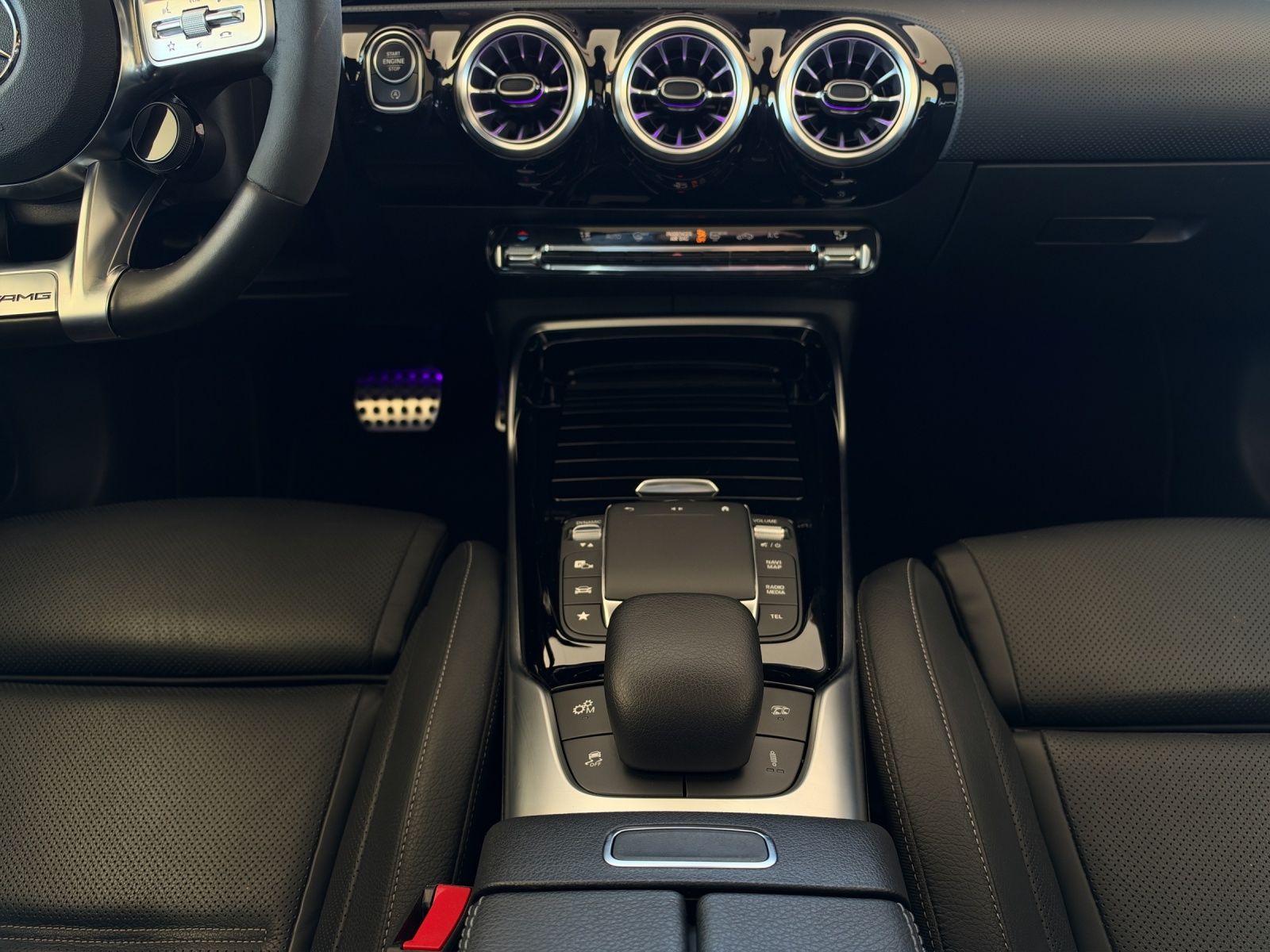 MERCEDES-BENZ A 45 AMG A 45 S AMG 4Matic+ Speedshift-image-12