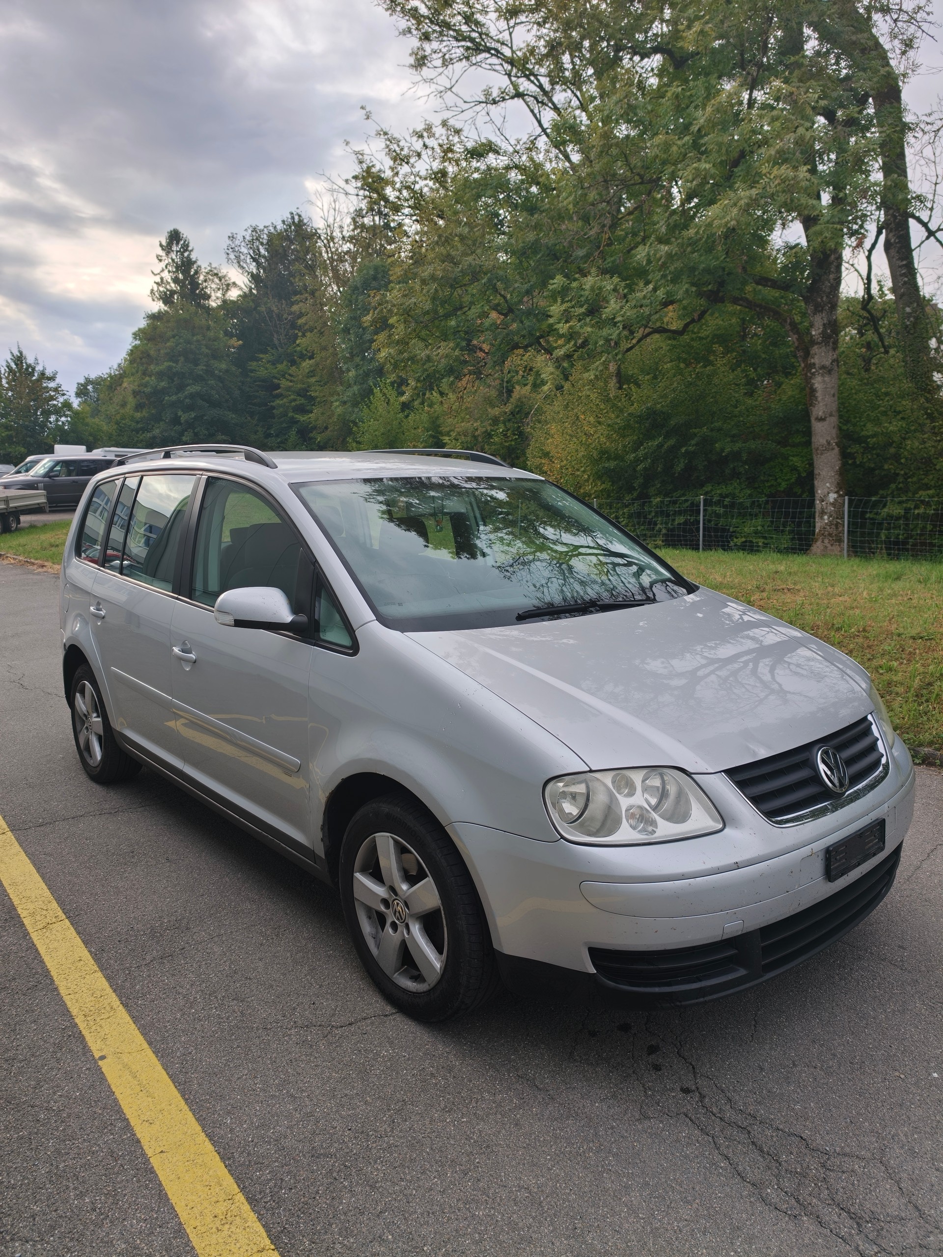 VW Touran 1.9 TDI Trendline-image-2