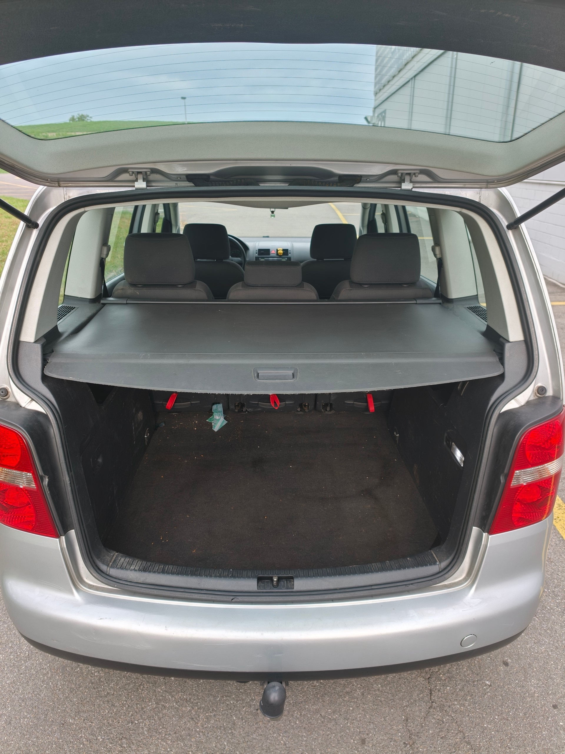 VW Touran 1.9 TDI Trendline-image-12