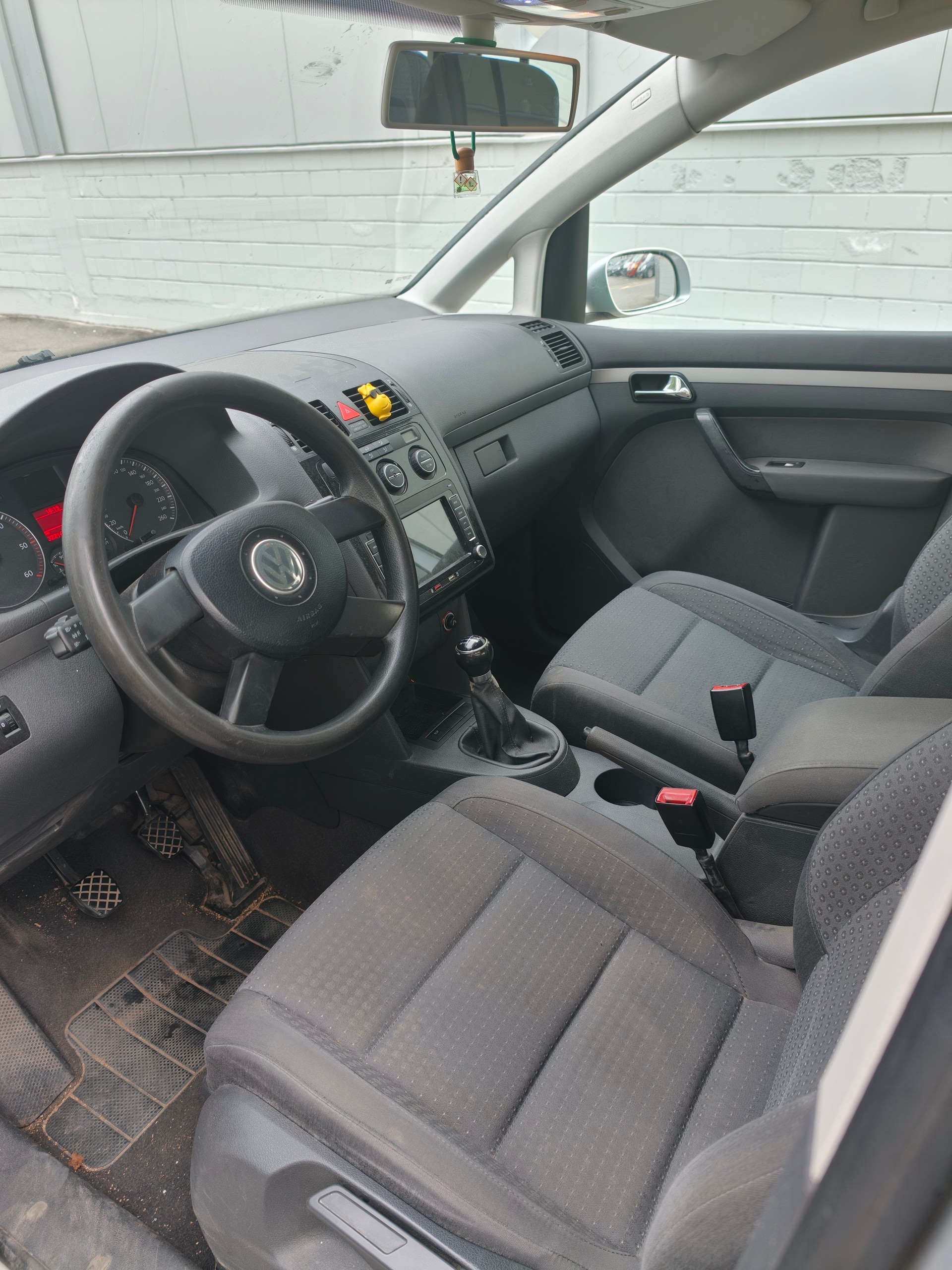 VW Touran 1.9 TDI Trendline-image-10