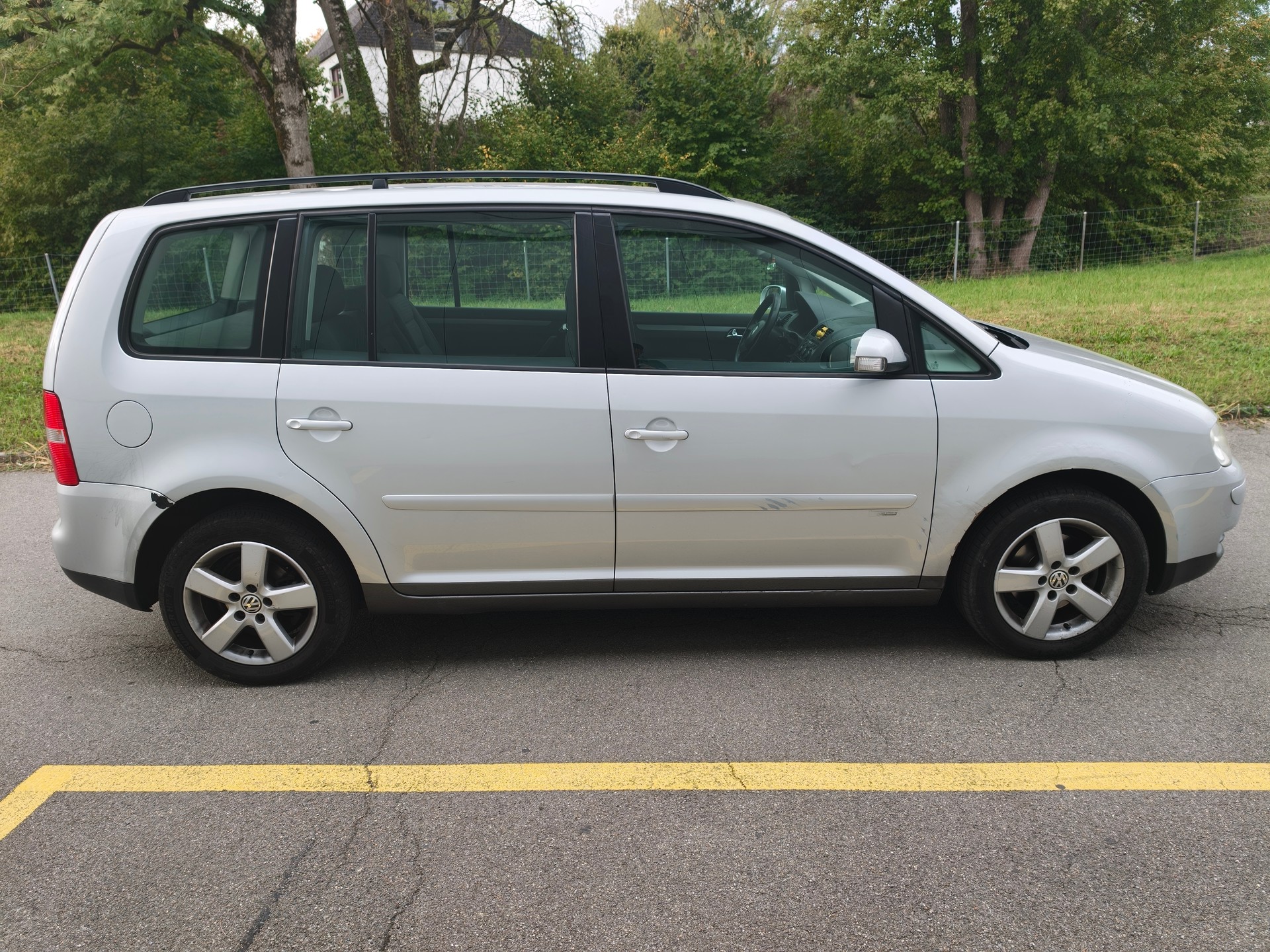 VW Touran 1.9 TDI Trendline-image-7