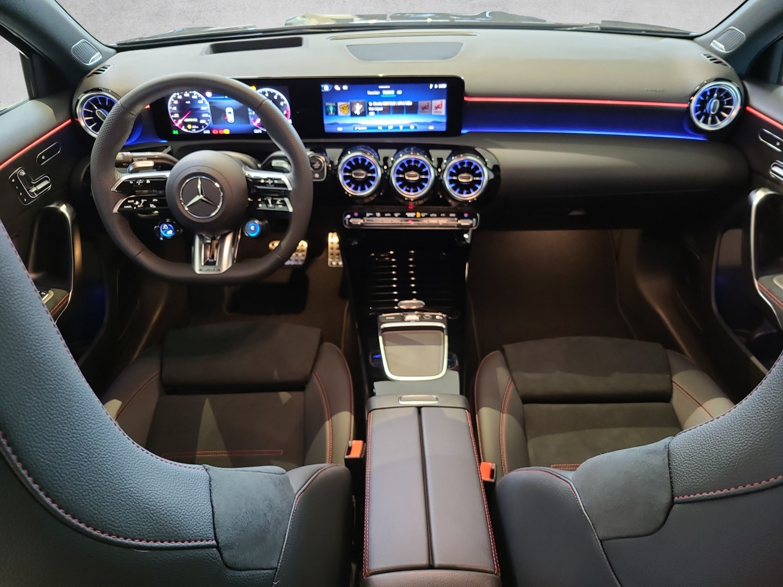 MERCEDES-BENZ A 35 4M AMG-image-10