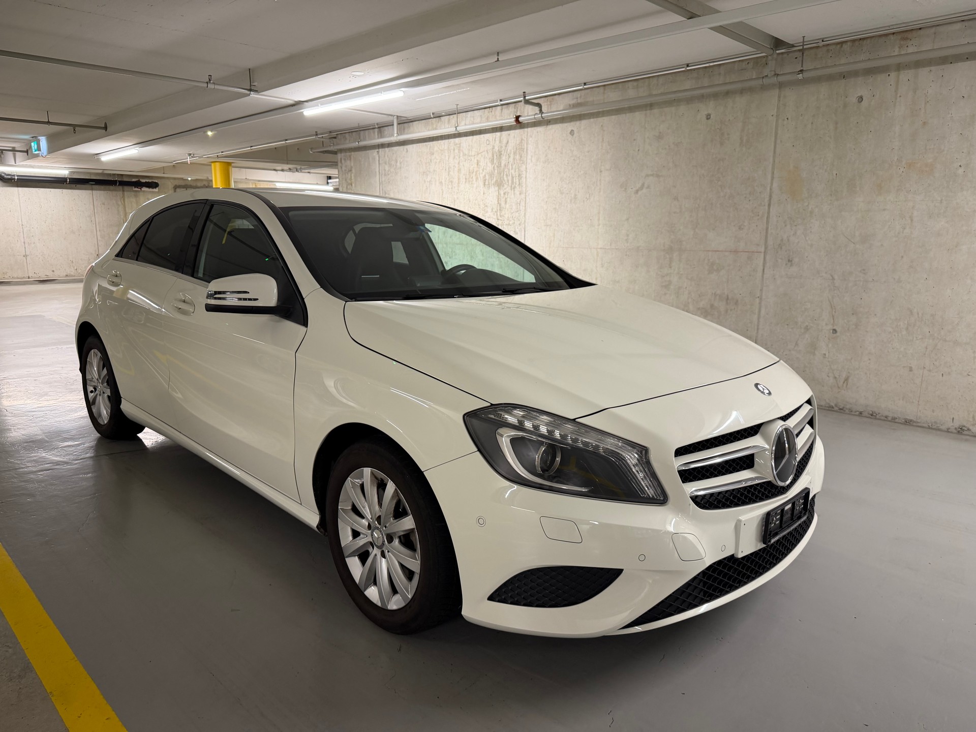 MERCEDES-BENZ A 200 Style-image-4