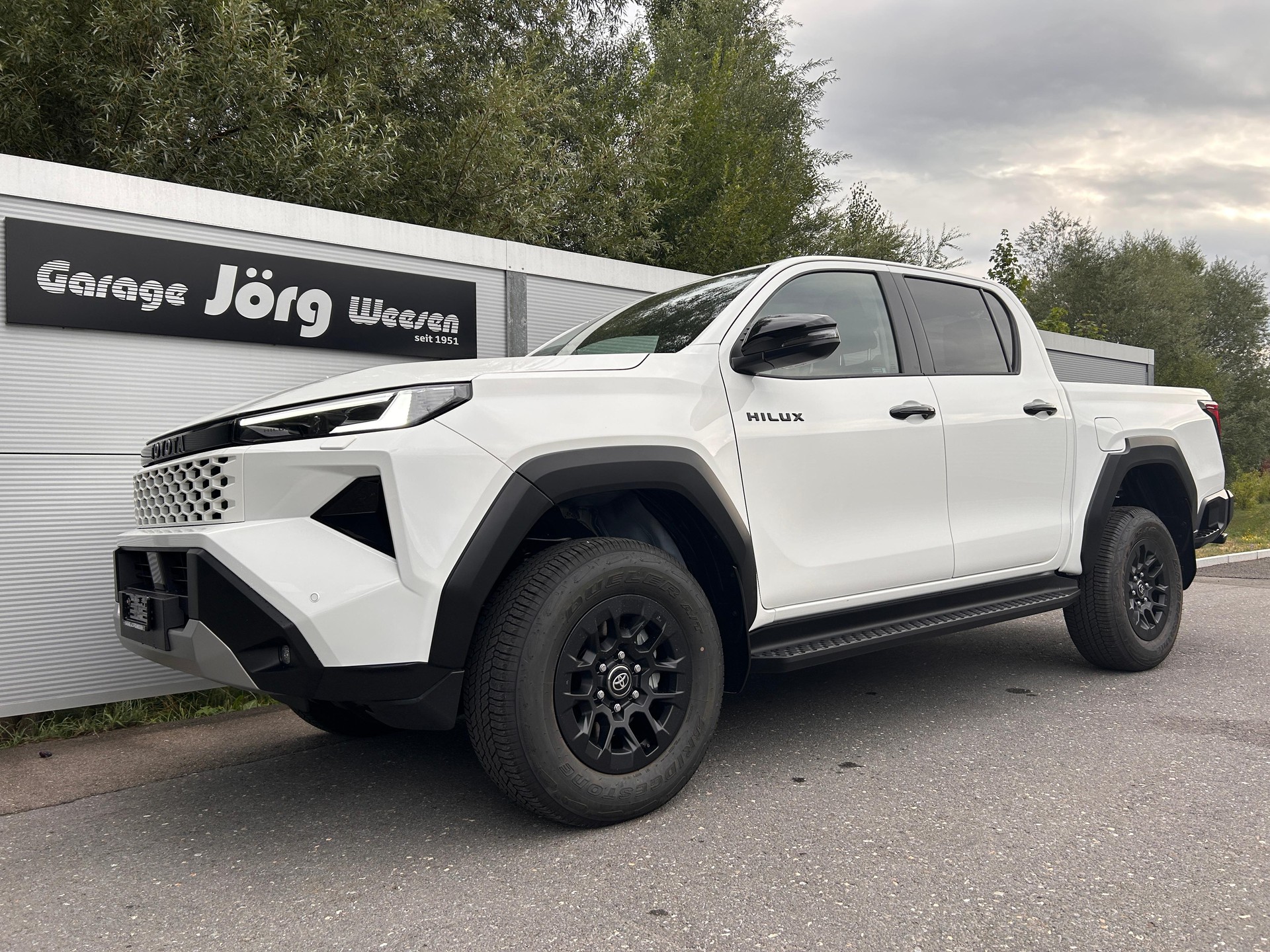 TOYOTA Hilux Double Cab.-Pick-up 2.8 D-4D MHEV 204 Advanced-image-0