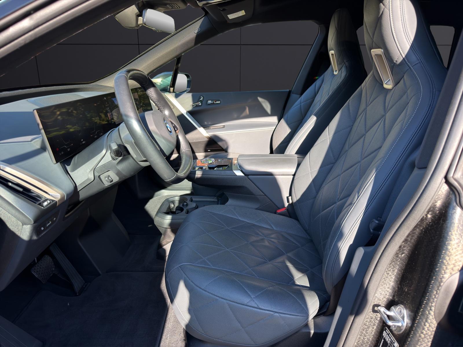 BMW iX I20 xDrive50-image-1
