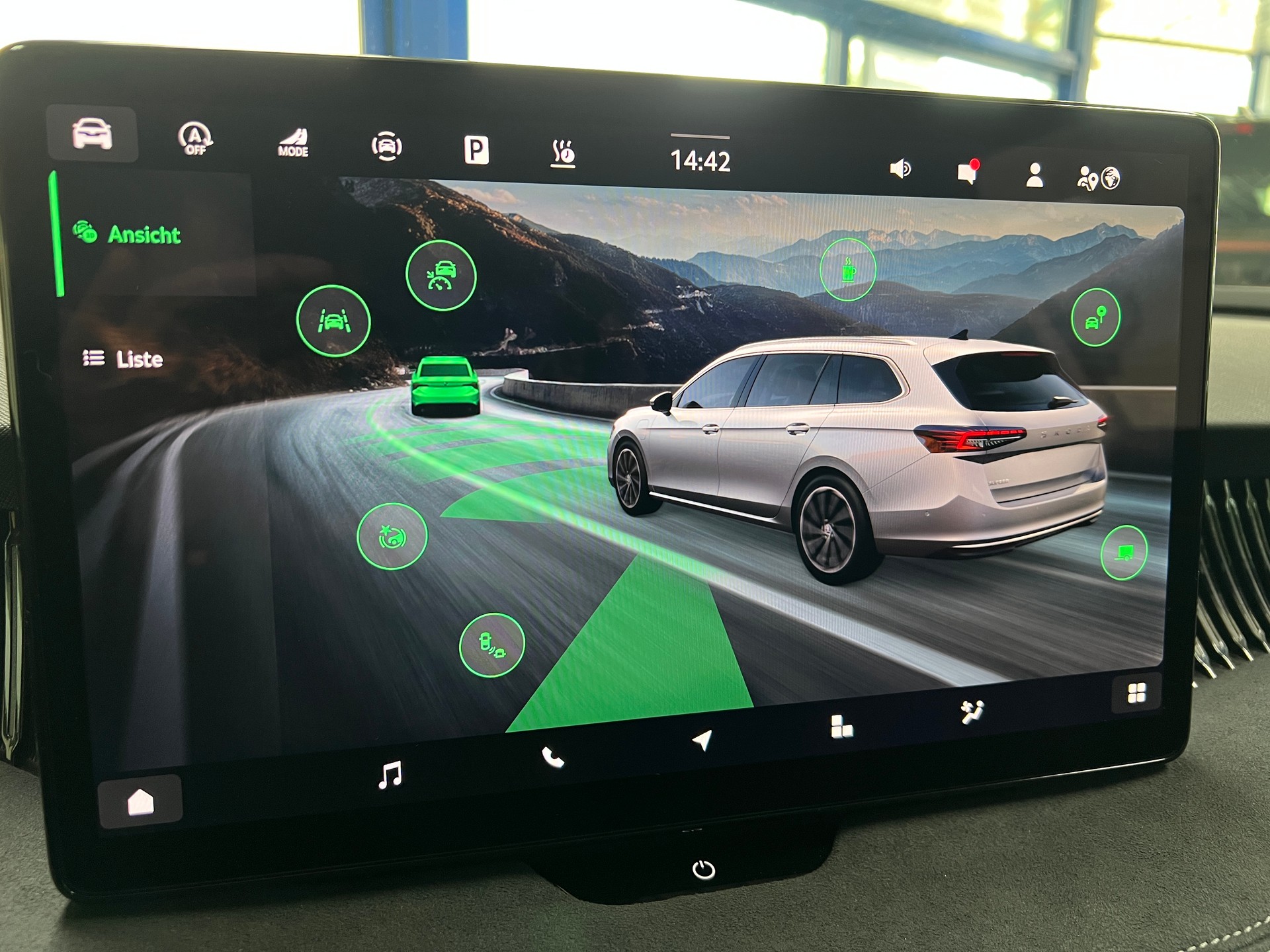 SKODA Superb Combi 2.0 TDi Sportline 4x4 DSG / 5 Jahre Garantie-image-17