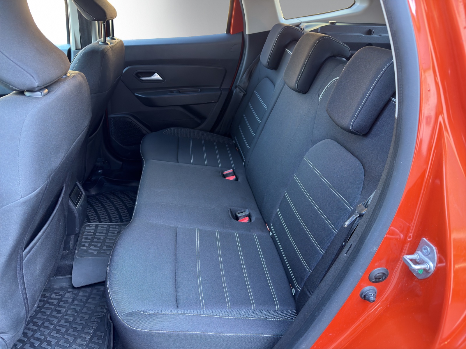 DACIA Duster 1.5 Blue dCi Prestige 4WD-image-12
