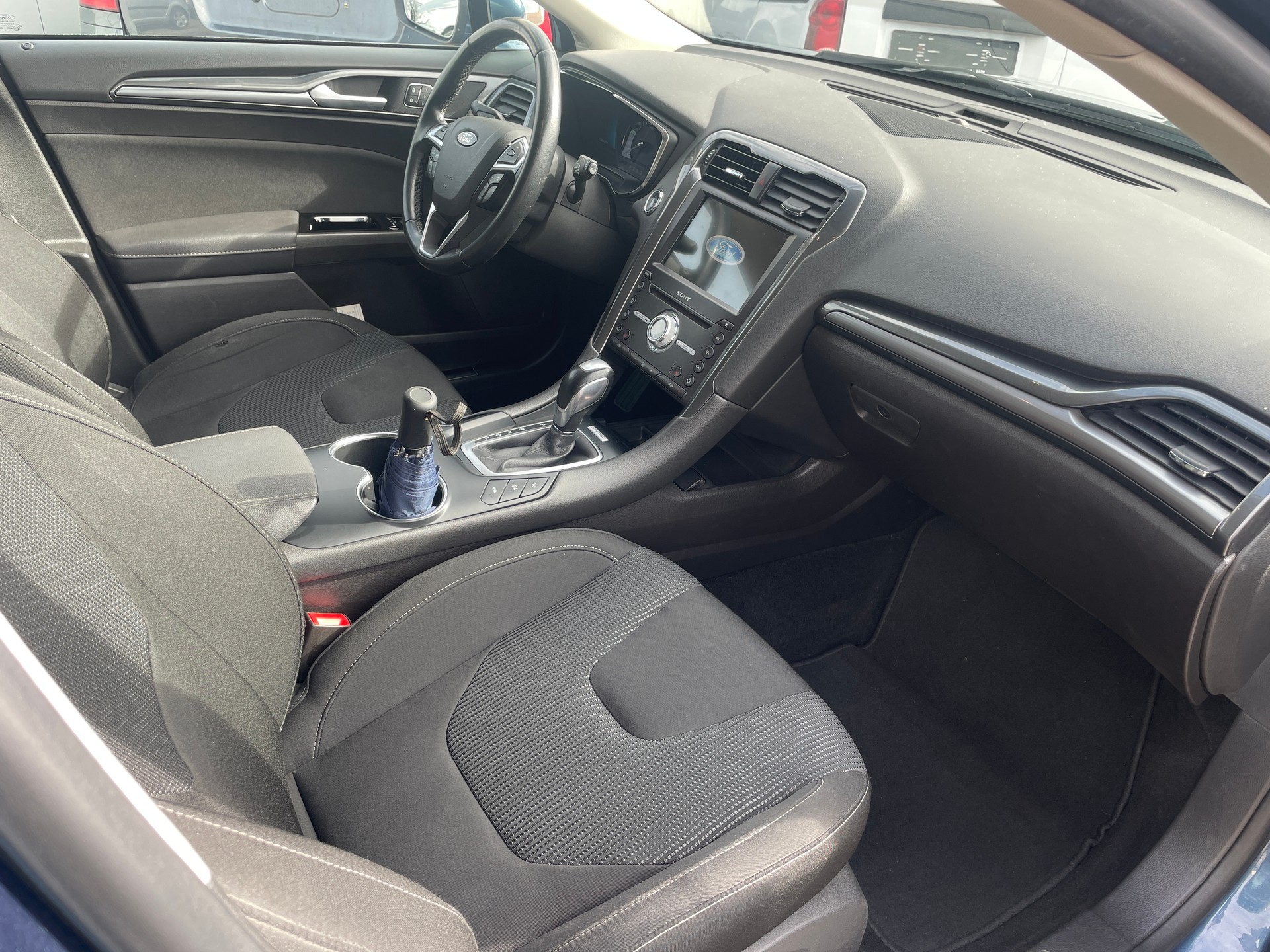 FORD Mondeo 2.0 HEV Trend eCVT-image-8