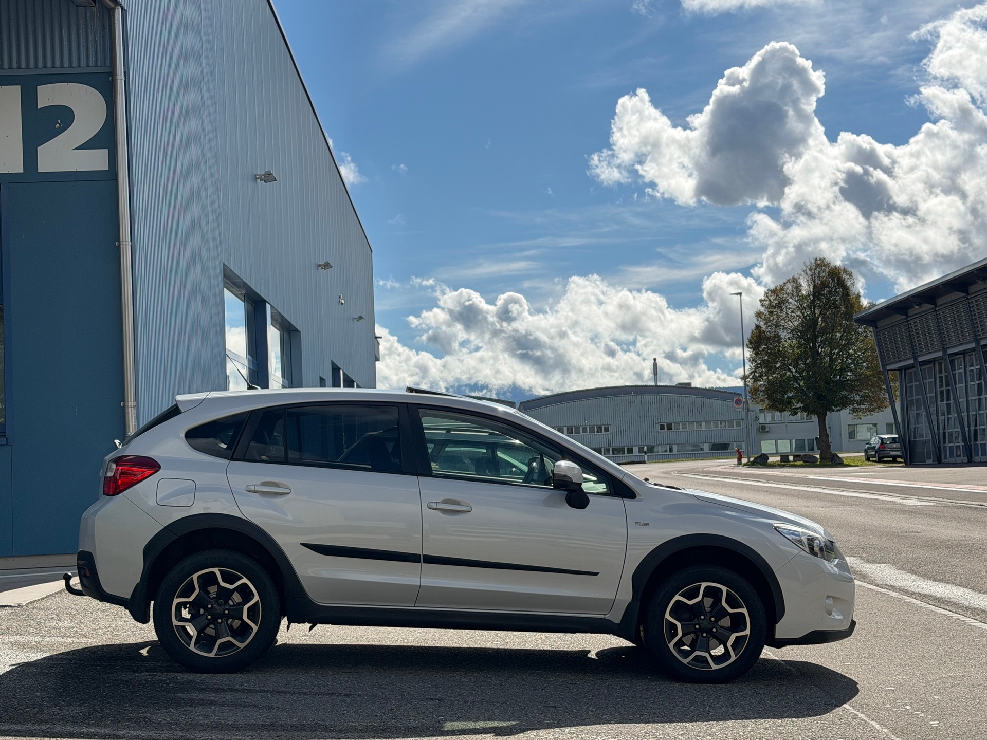 SUBARU XV 2.0 Swiss Three AWD CVT / 4X4 ALLRAD-image-2