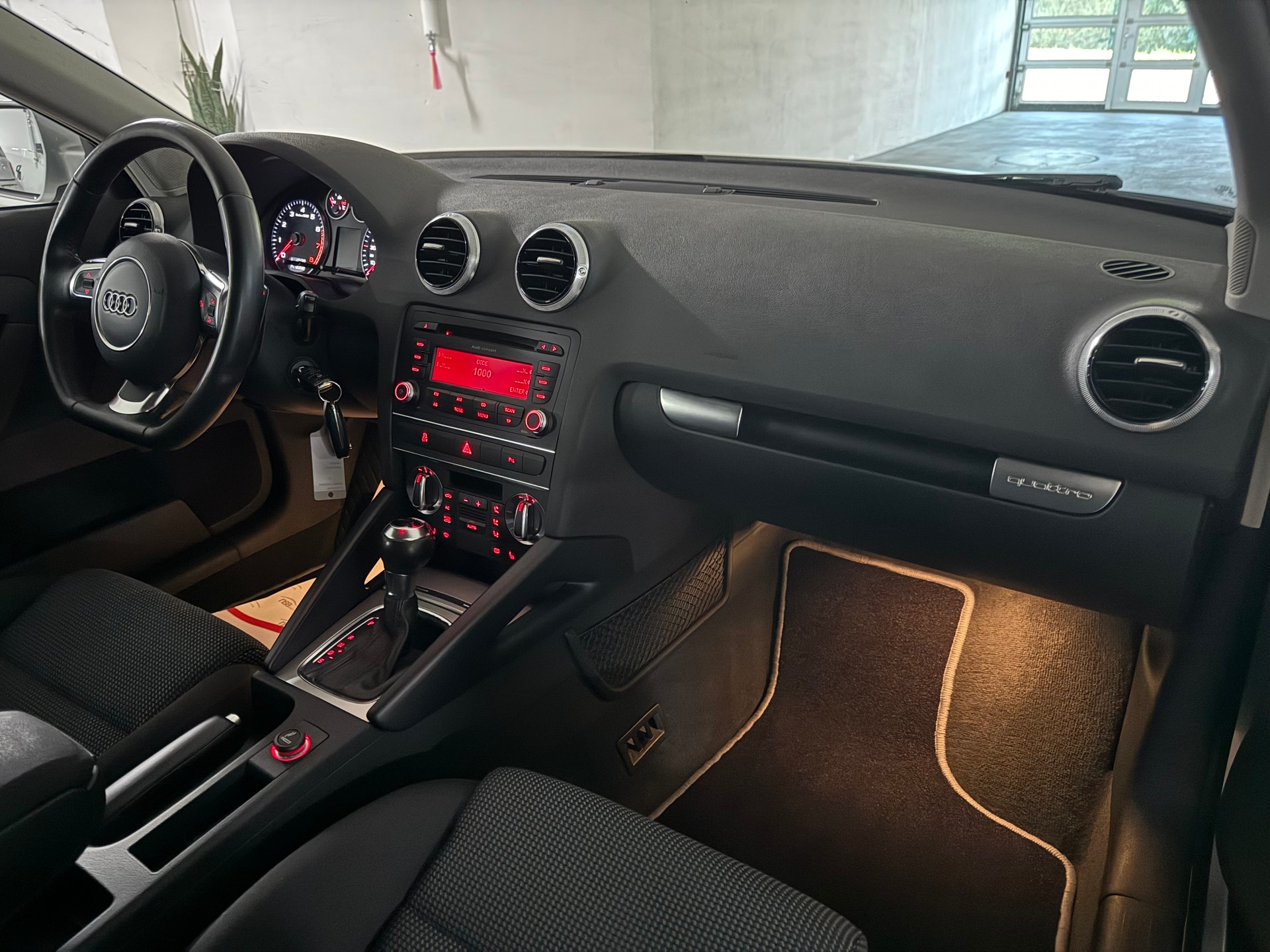 AUDI A3 Sportback 2.0 TFSI Ambition quattro S-tronic-image-12