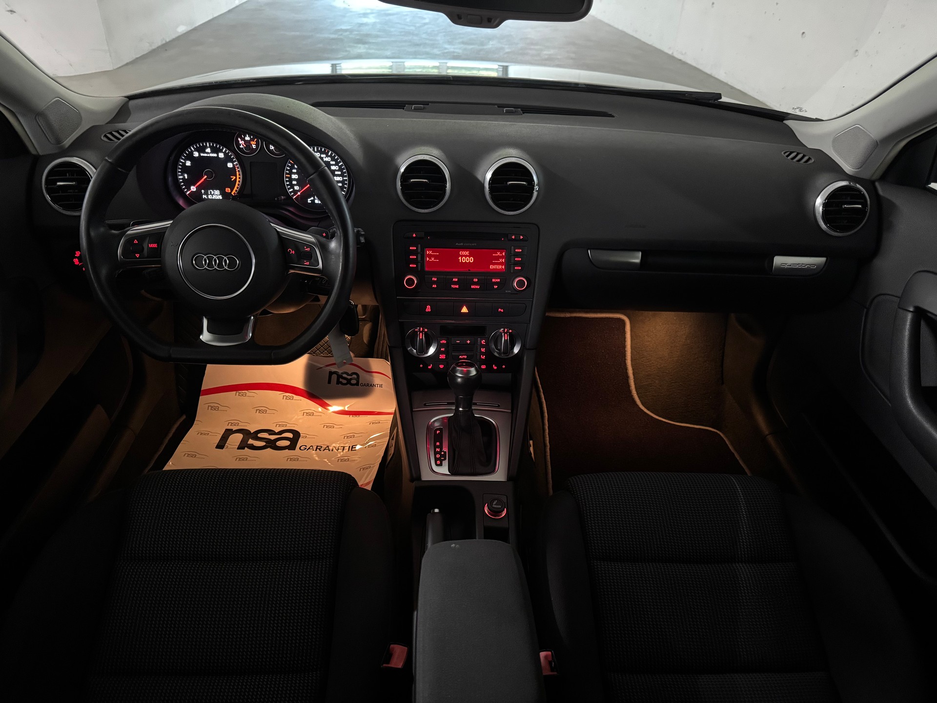 AUDI A3 Sportback 2.0 TFSI Ambition quattro S-tronic-image-10