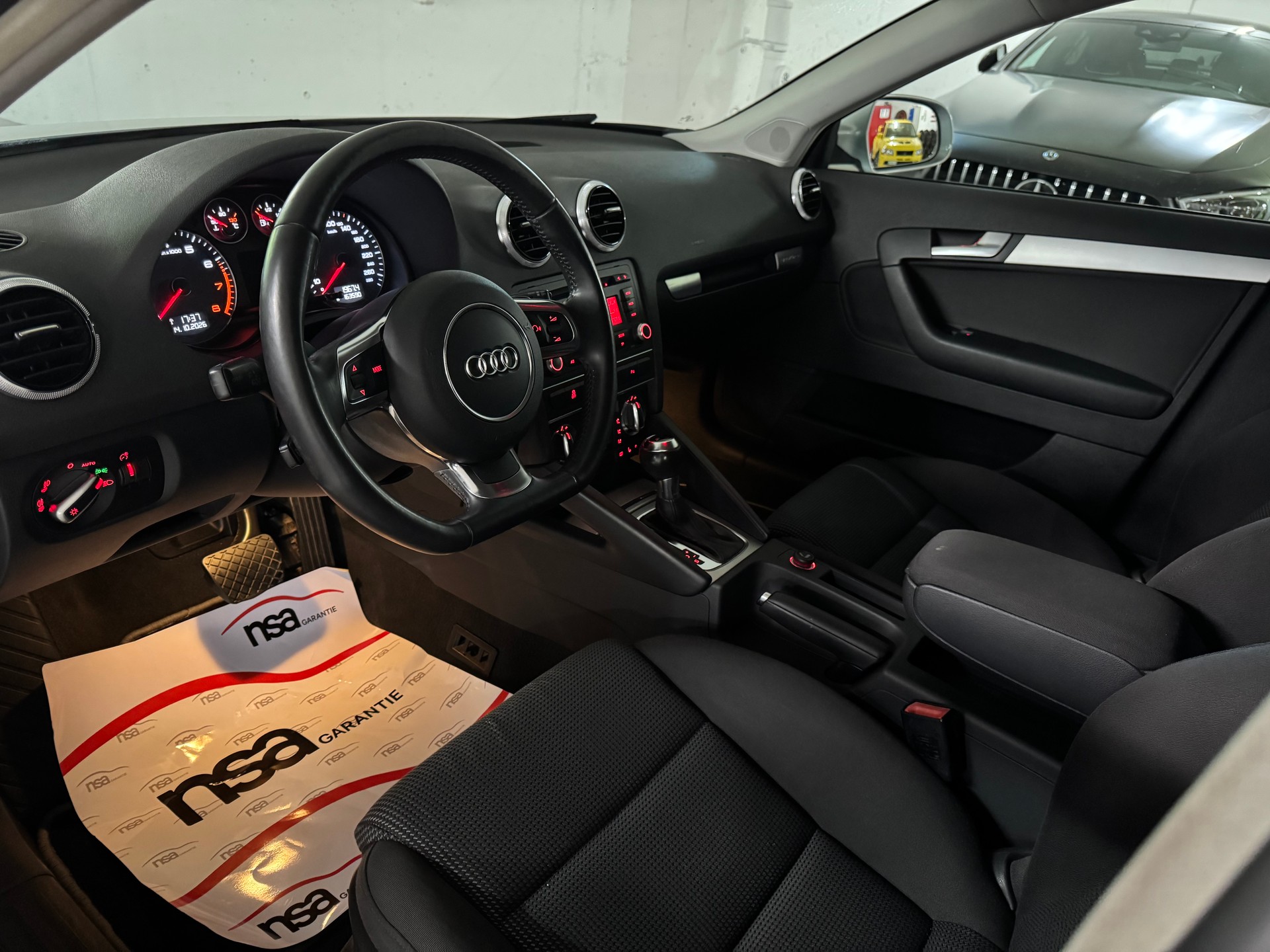 AUDI A3 Sportback 2.0 TFSI Ambition quattro S-tronic-image-8