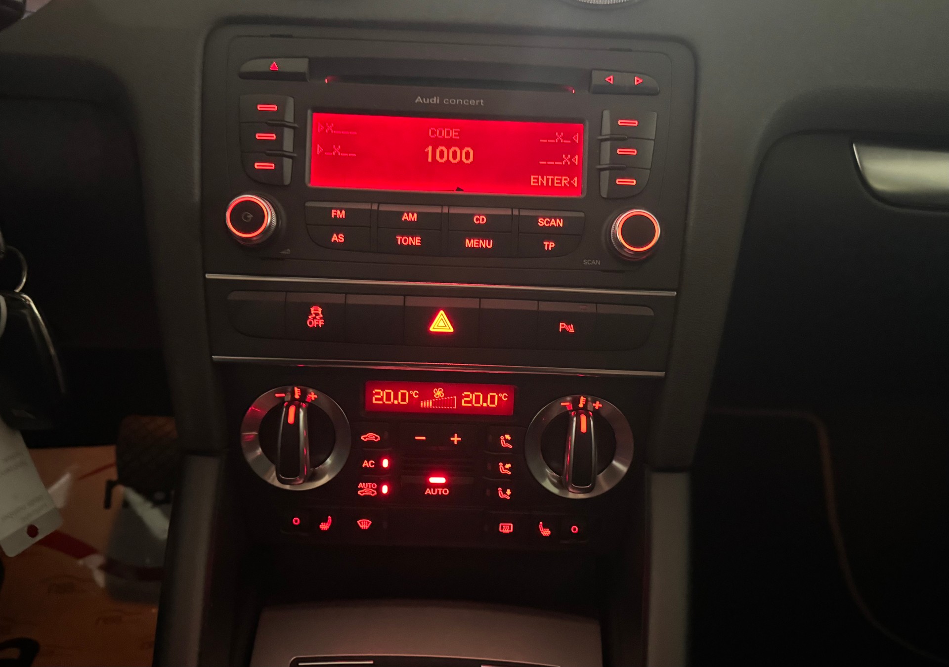 AUDI A3 Sportback 2.0 TFSI Ambition quattro S-tronic-image-15