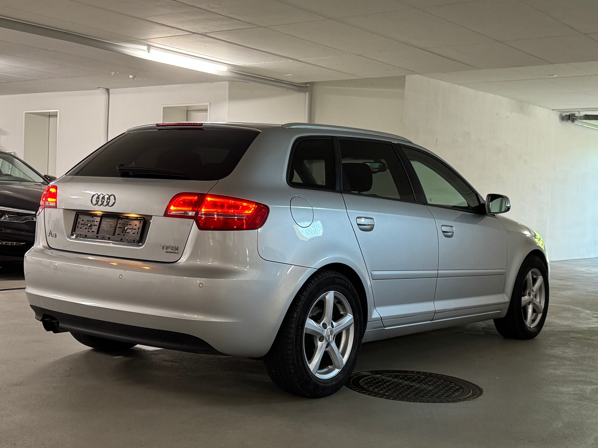 AUDI A3 Sportback 2.0 TFSI Ambition quattro S-tronic-image-6