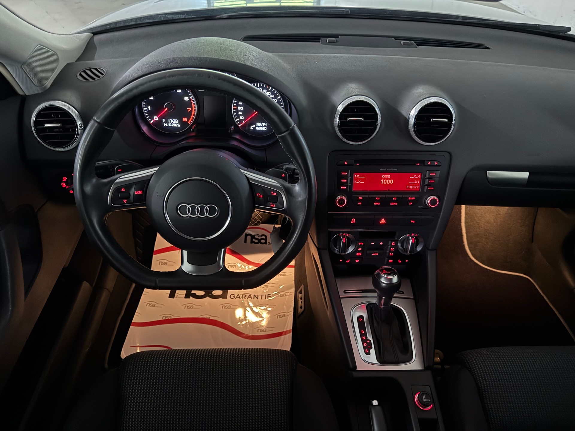 AUDI A3 Sportback 2.0 TFSI Ambition quattro S-tronic-image-11