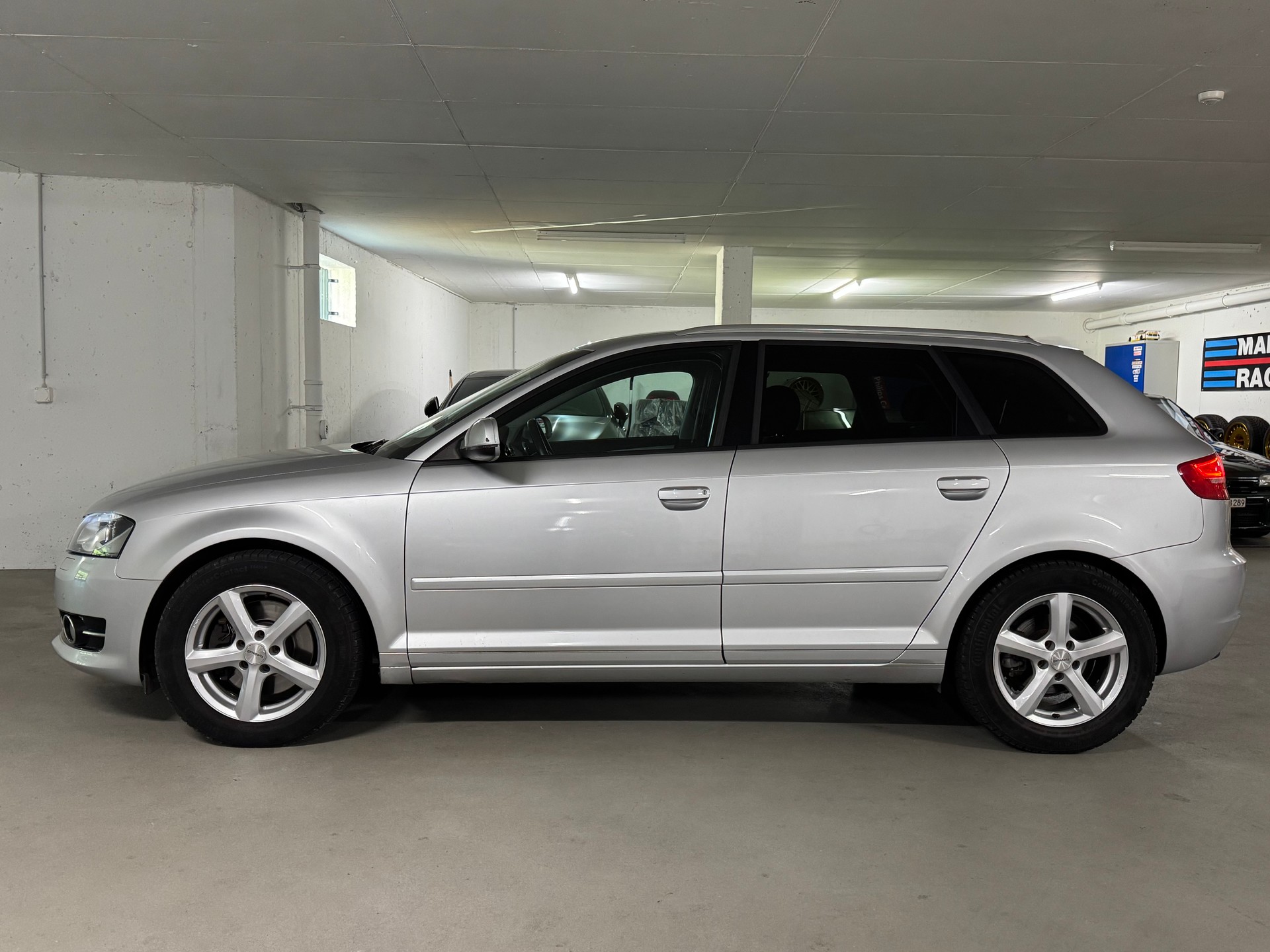 AUDI A3 Sportback 2.0 TFSI Ambition quattro S-tronic-image-3