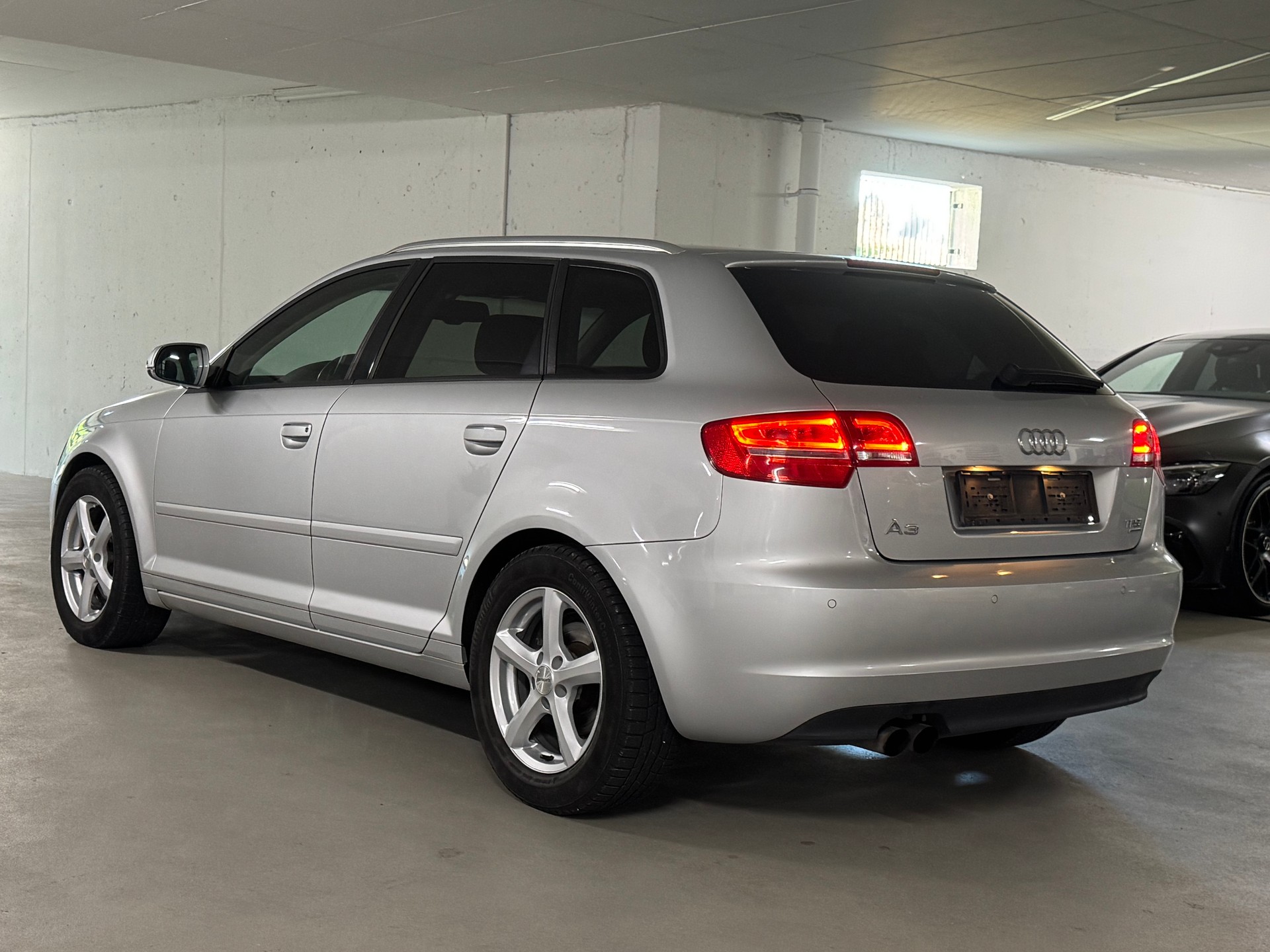 AUDI A3 Sportback 2.0 TFSI Ambition quattro S-tronic-image-4