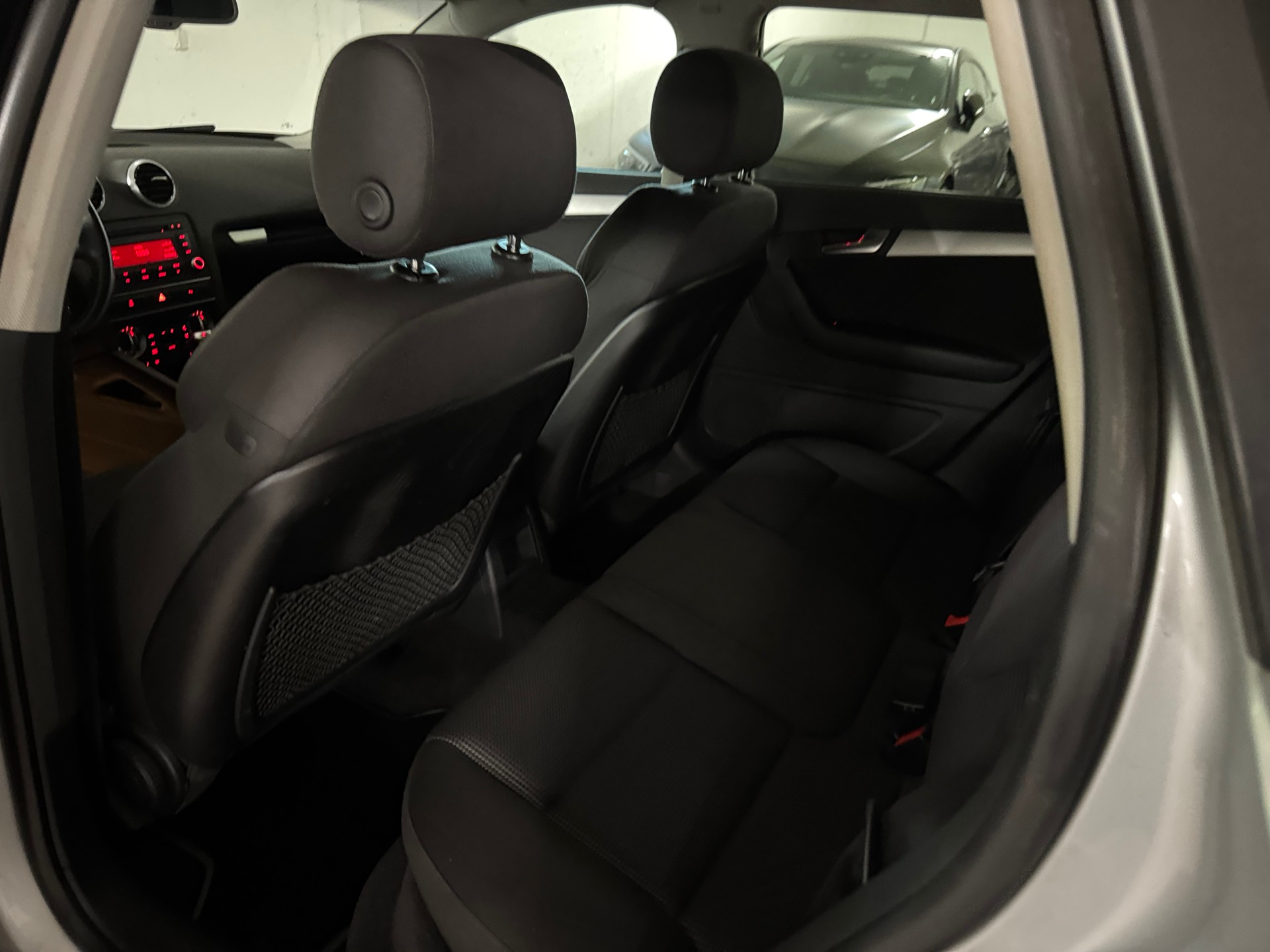 AUDI A3 Sportback 2.0 TFSI Ambition quattro S-tronic-image-13