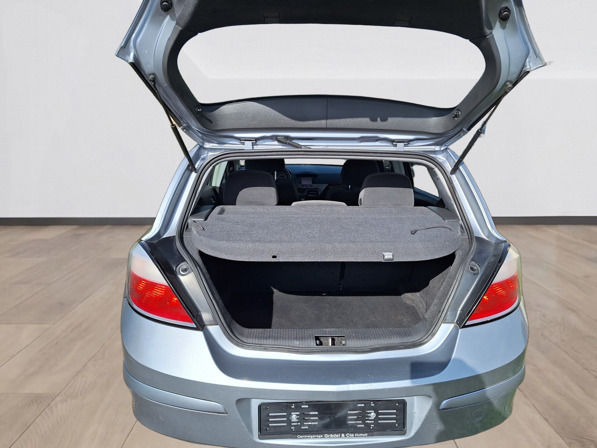 OPEL Astra 1.8i 16V Enjoy-image-9