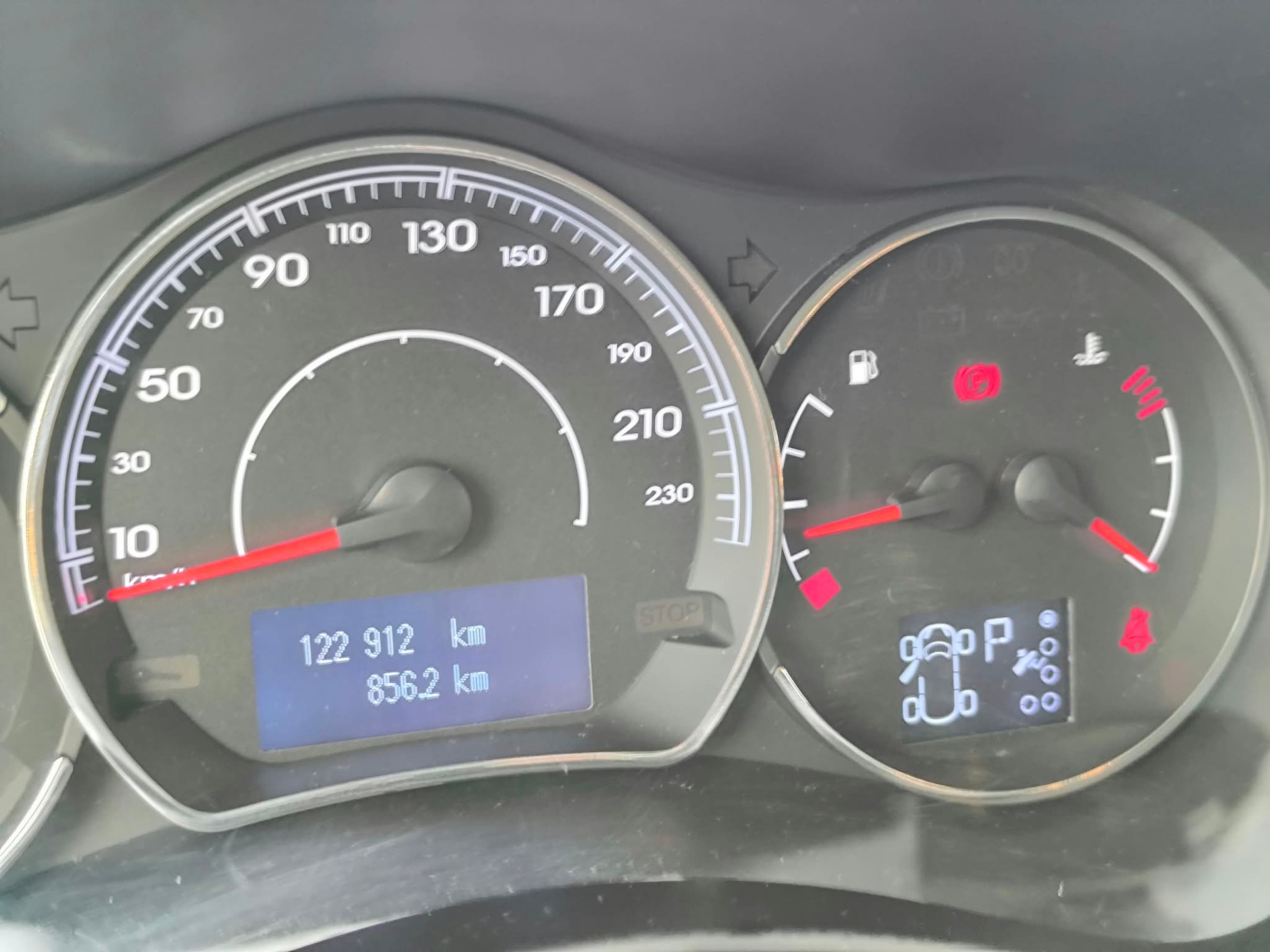 RENAULT Koleos 2.0 dCi Swiss Edition 4x4 Automatic-image-9