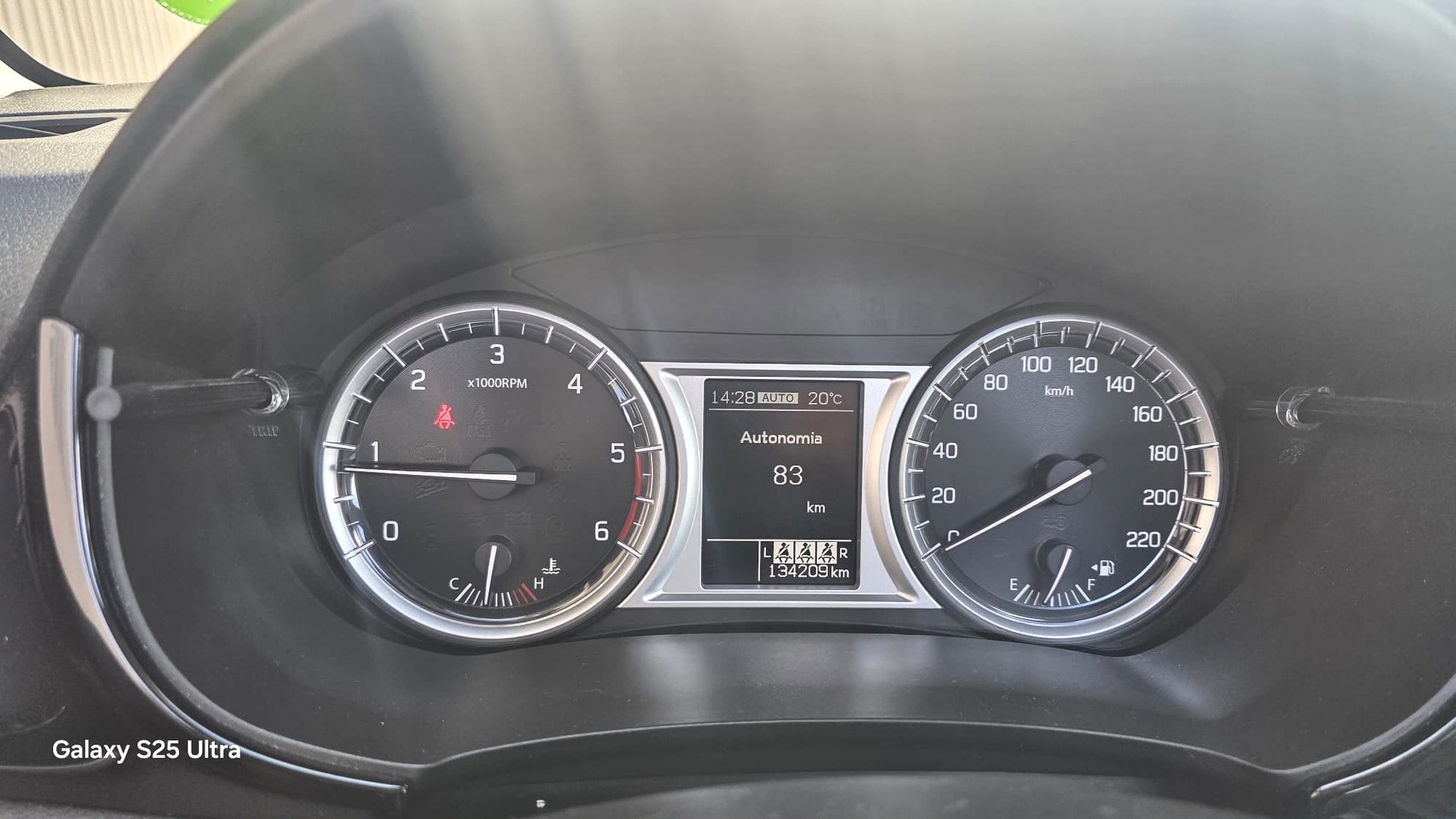 SUZUKI Vitara 1.6 TD Sergio Cellano Top-image-13