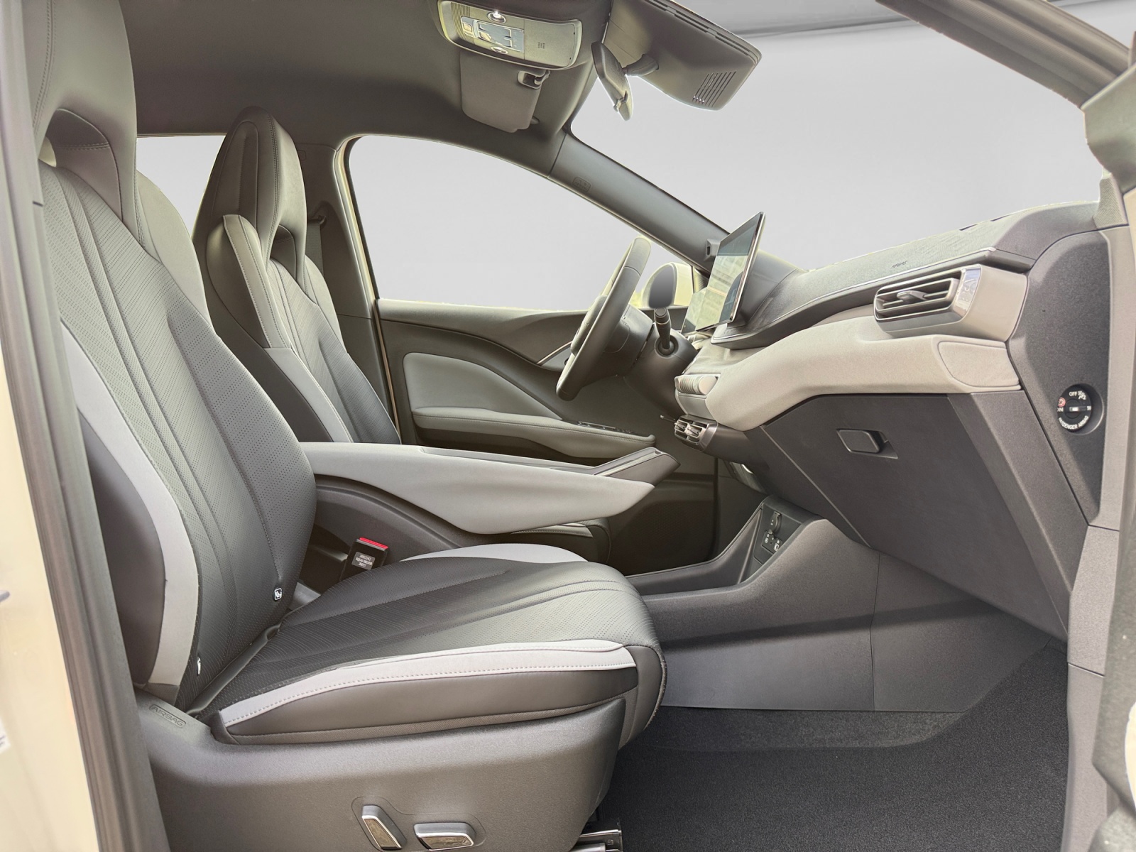 BYD Dolphin Surf 43 kWh Comfort-image-16