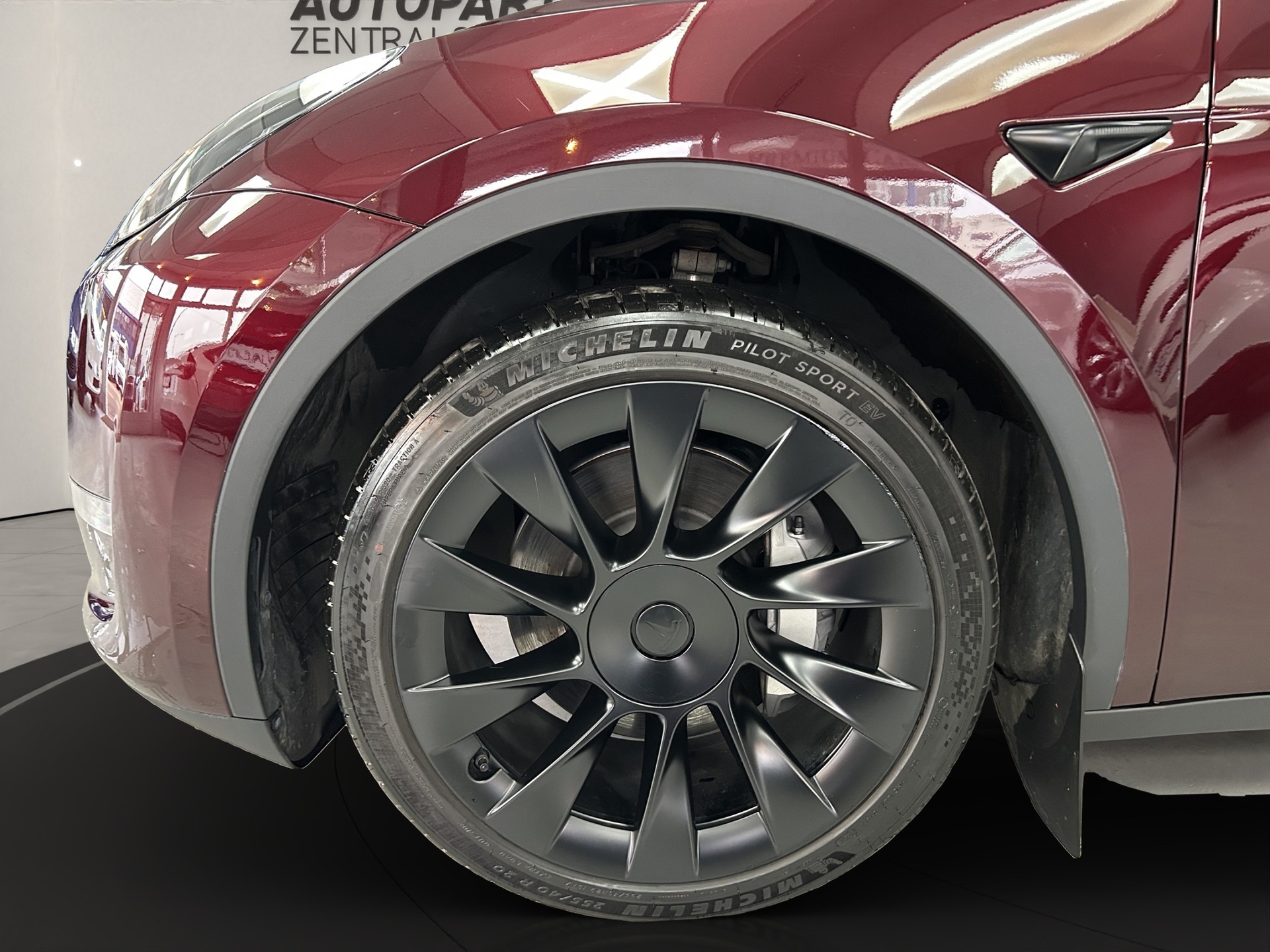 TESLA Model Y Long Range-image-12
