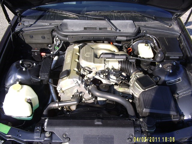 BMW 318i Cabrio-image-6