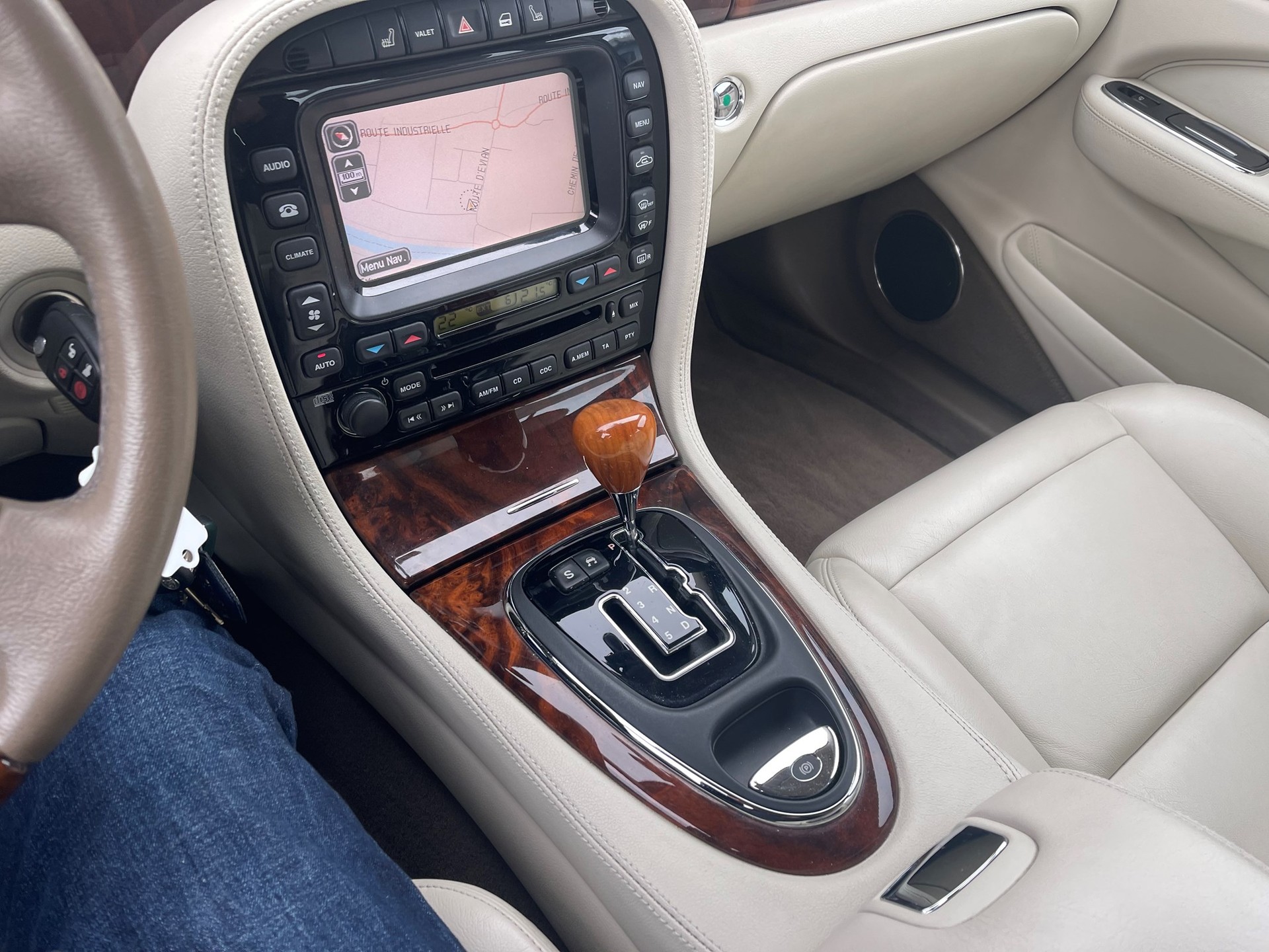JAGUAR XJ8 3.5 V8 Classic-image-12
