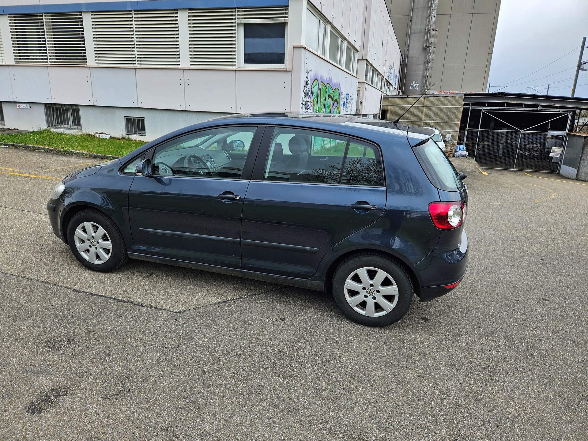 VW Golf Plus 2.0 FSI Comfortline-image-8