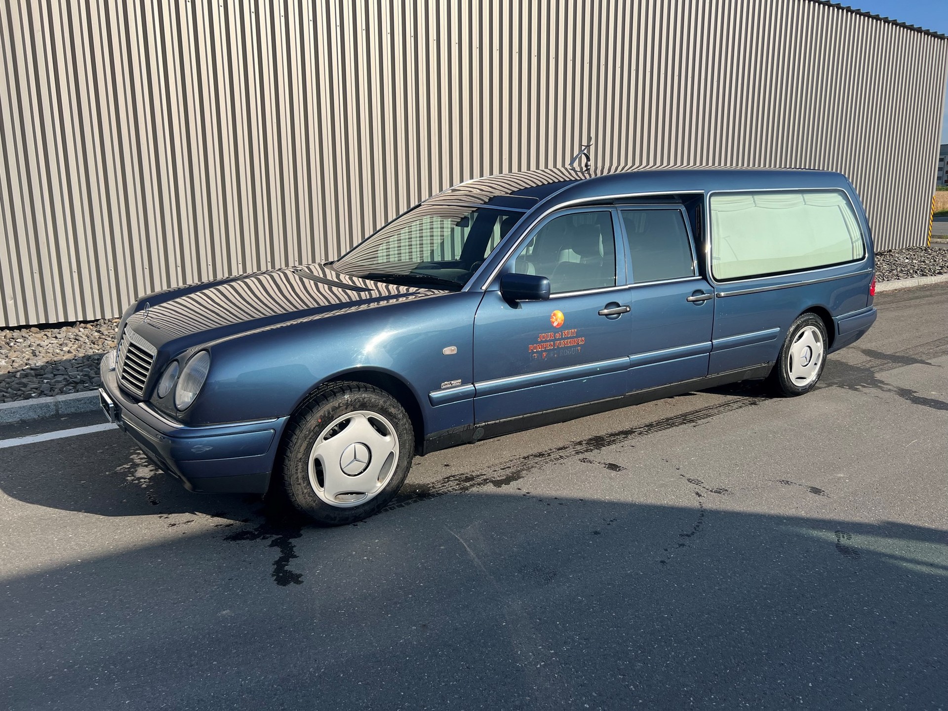MERCEDES-BENZ Corbillard-image-0